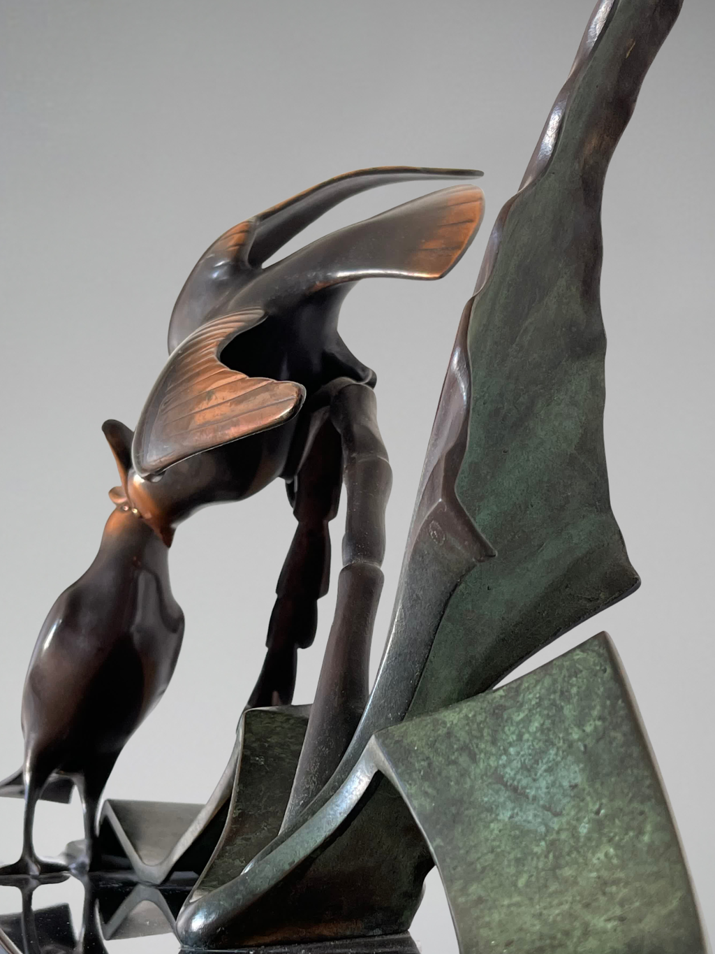 Marcel GUILLEMARD (1886–1932) / Atelier Primavera — Couple de mésanges huppées, importante sculpture Art Déco (77 cm)
