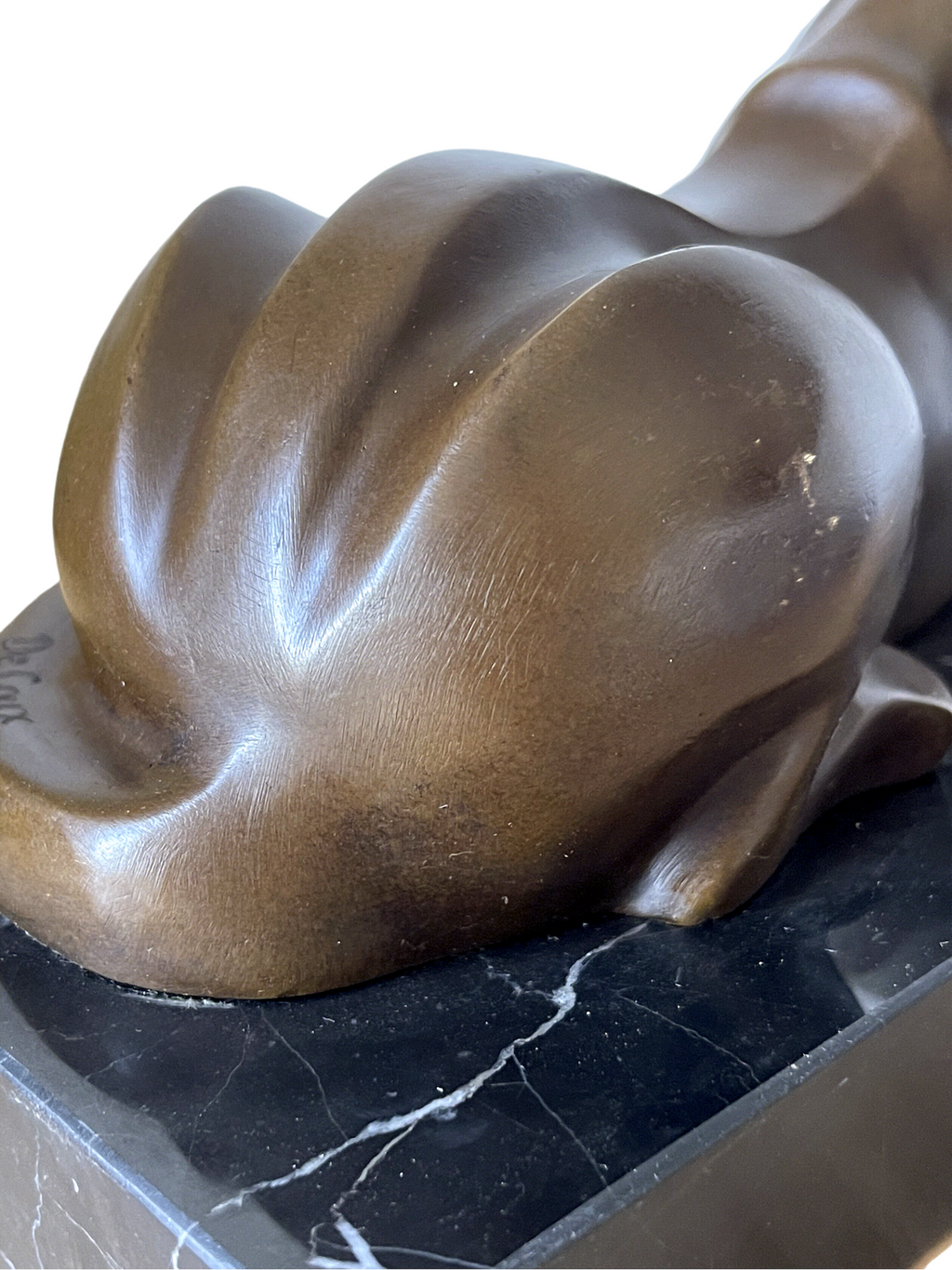 Modernist patinated bronze panther sculpture on black marble base – De Coux