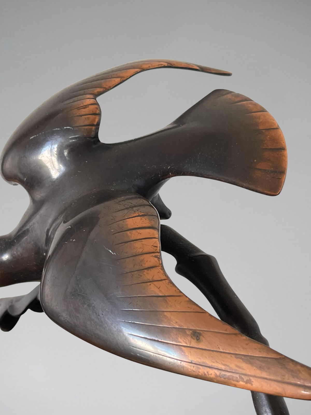 Marcel GUILLEMARD (1886–1932) / Atelier Primavera — Couple de mésanges huppées, importante sculpture Art Déco (77 cm)