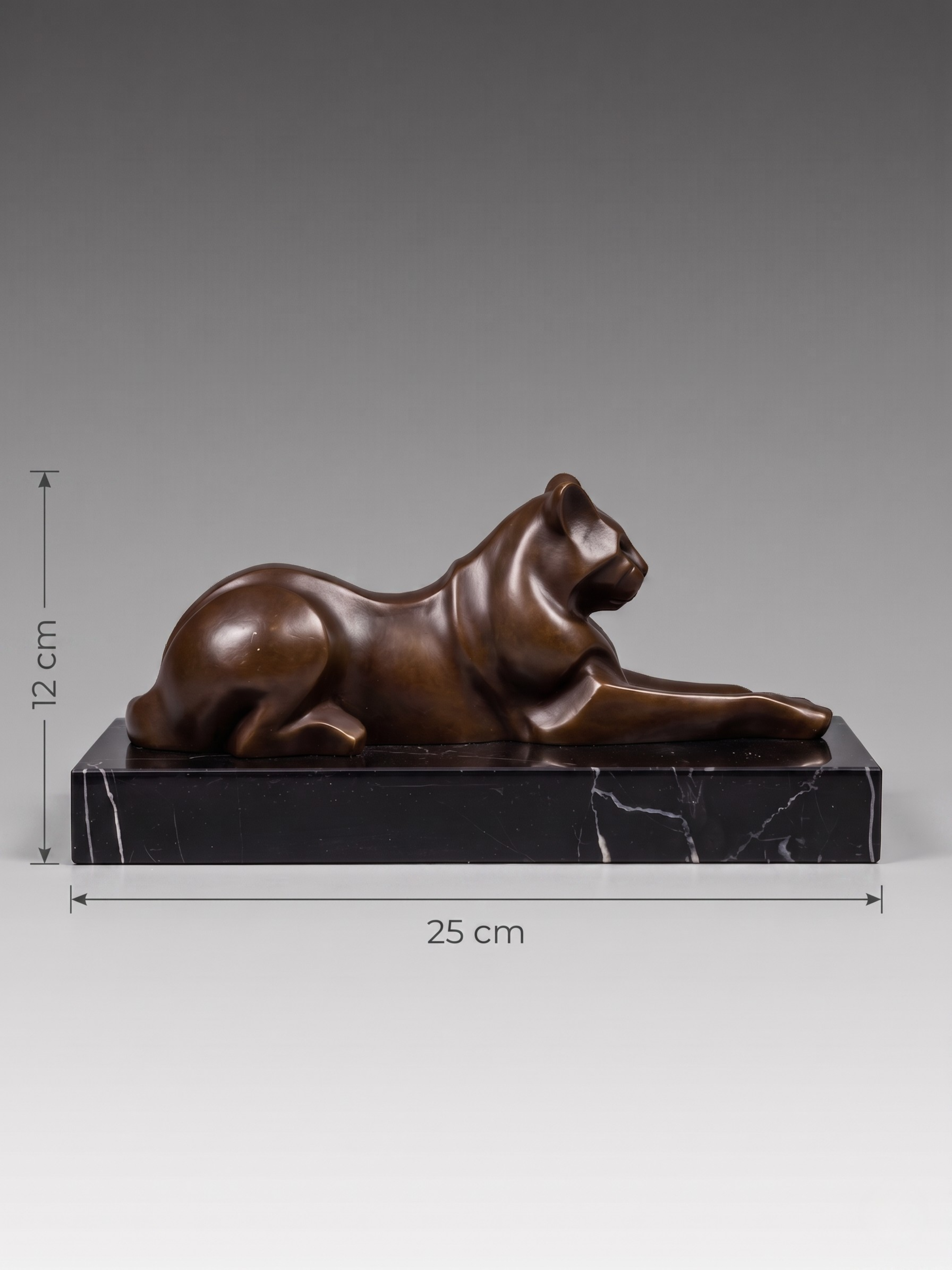 Modernist patinated bronze panther sculpture on black marble base – De Coux