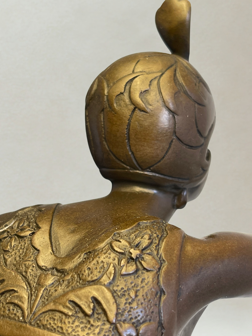 Art Deco Sculpture – Dancing Woman – Decorative Bronze – Signed F. Paris – 38 cm