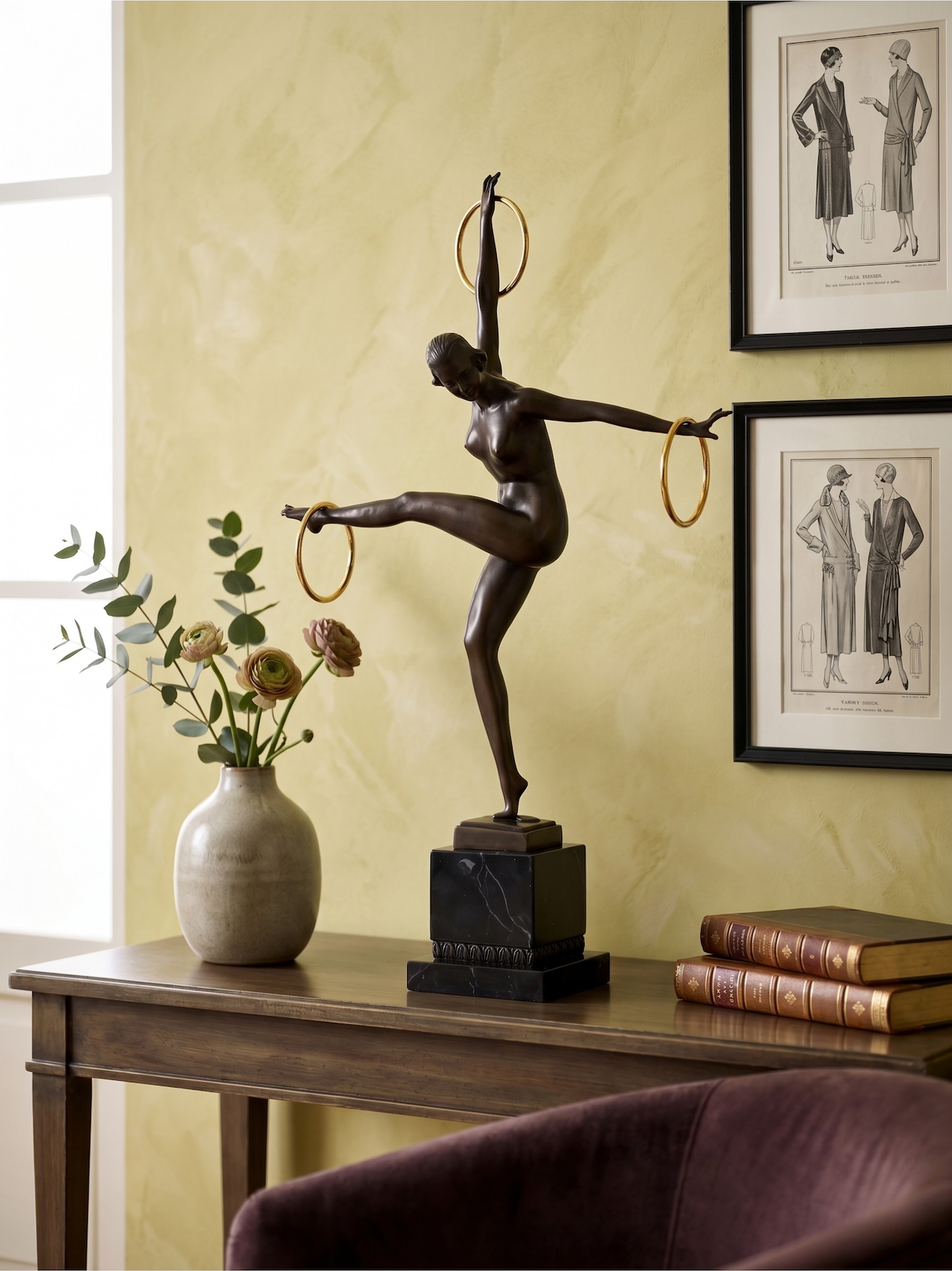 Sculpture Art déco de danseuse aux anneaux en bronze patiné sur socle effet marbre noir – signée Duvernet – 58 cm