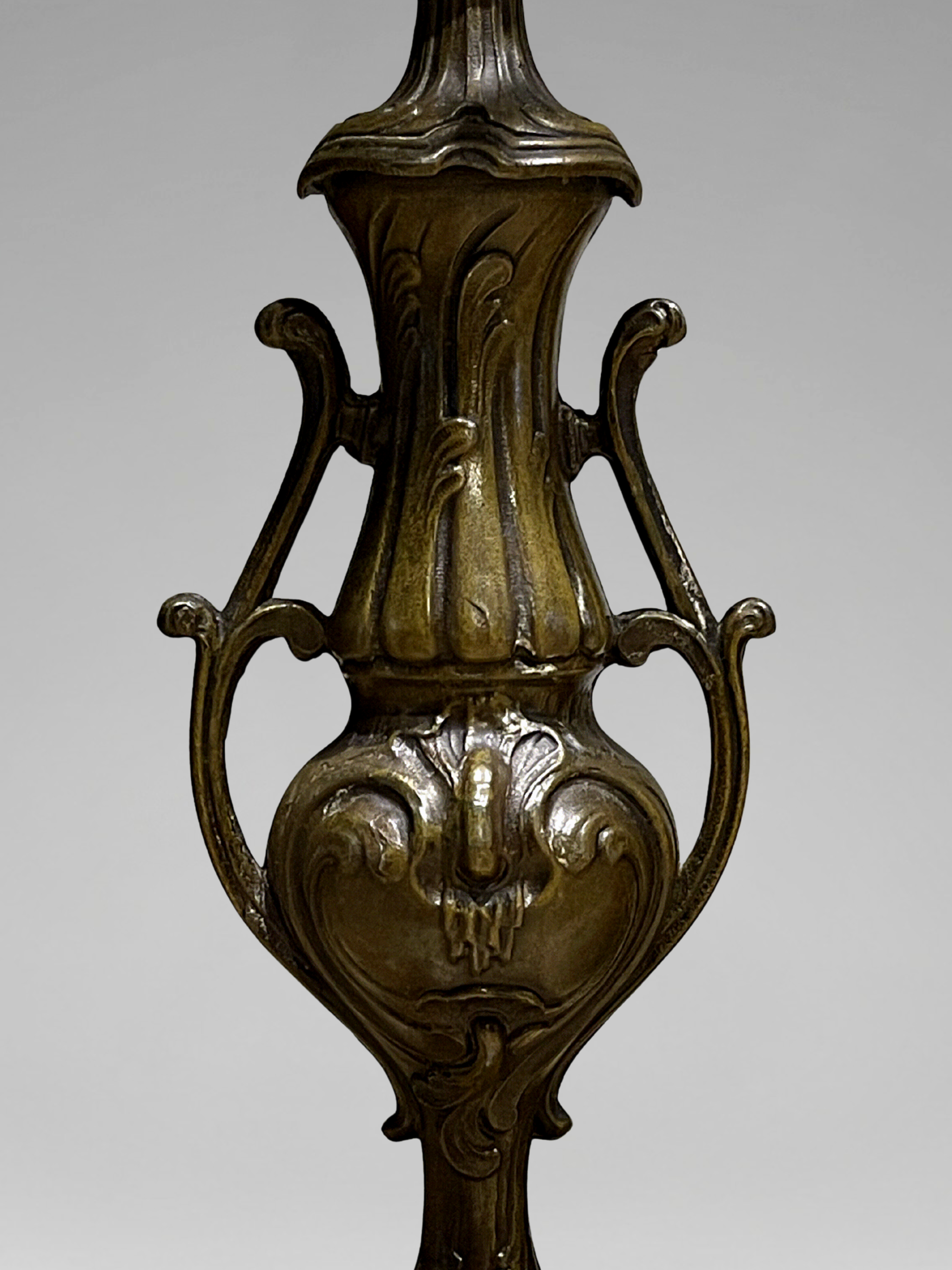 Grande garniture de cheminée Napoléon III en marbre rouge et régule patiné signée Guillemin – pendule & candélabres XIXe