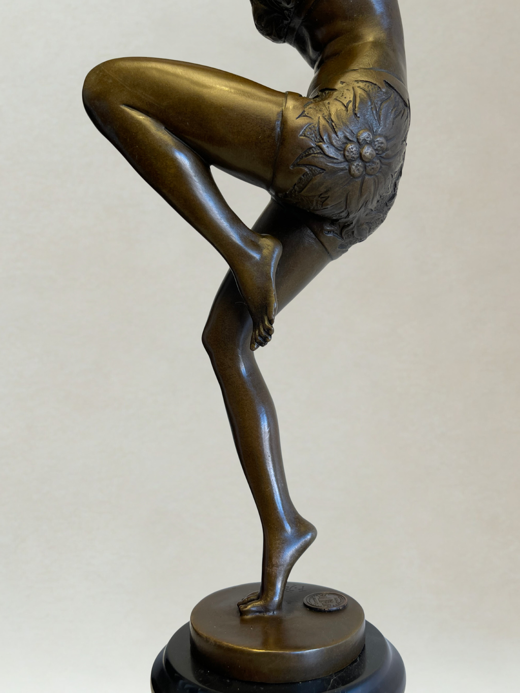Art Deco Sculpture – Dancing Woman – Decorative Bronze – Signed F. Paris – 38 cm