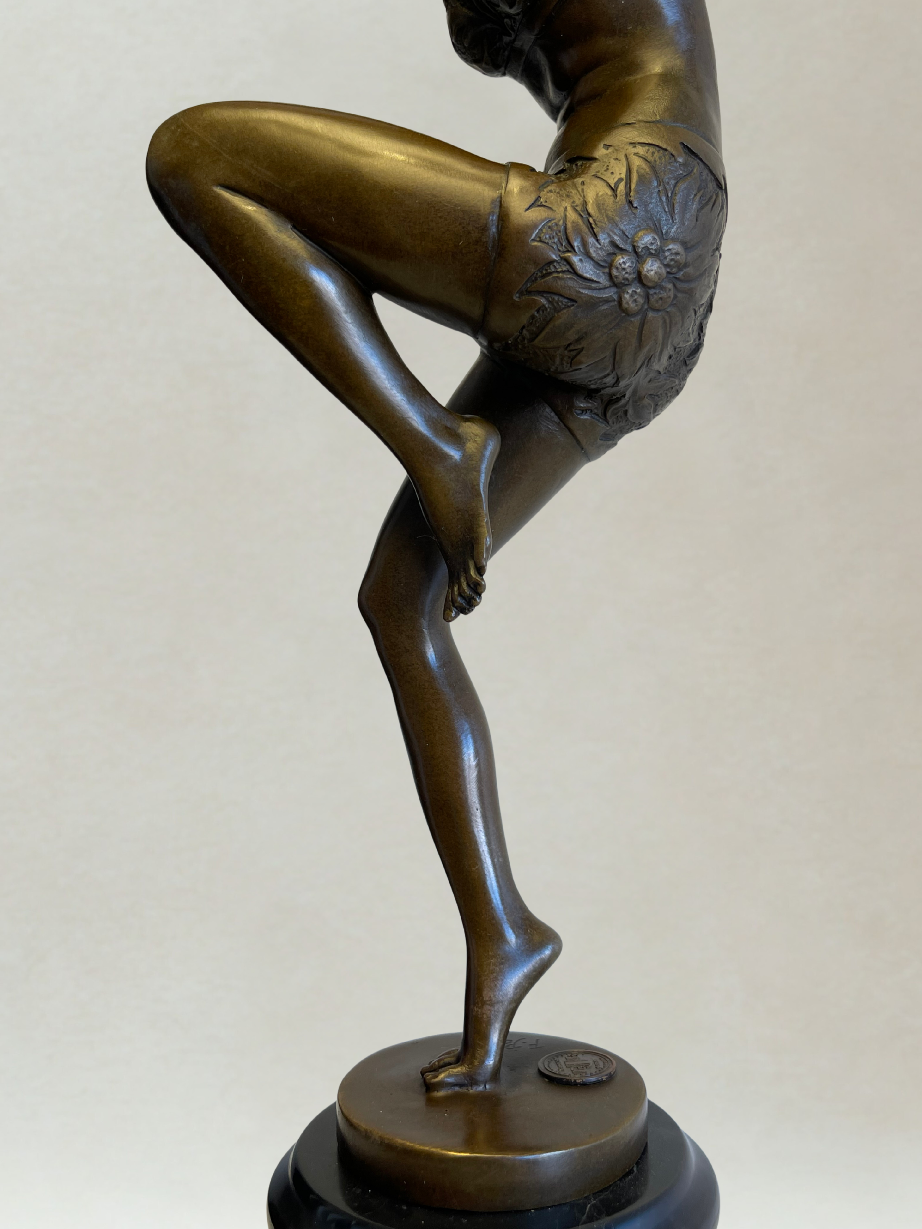 Art Deco Sculpture – Dancing Woman – Decorative Bronze – Signed F. Paris – 38 cm