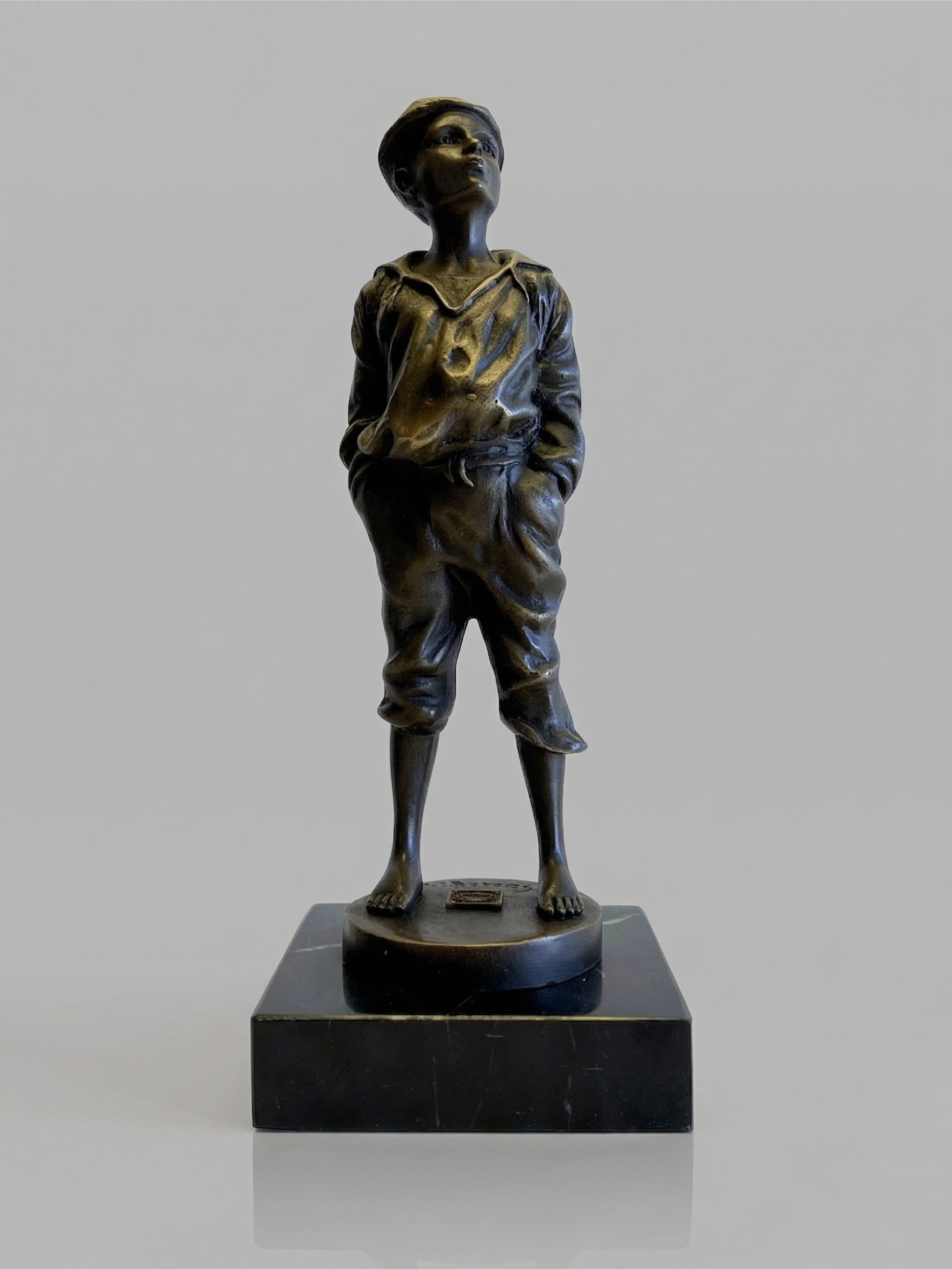 Bronze sculpture – Little whistling cabin boy – Signed V. Szczeblewski – 21cm