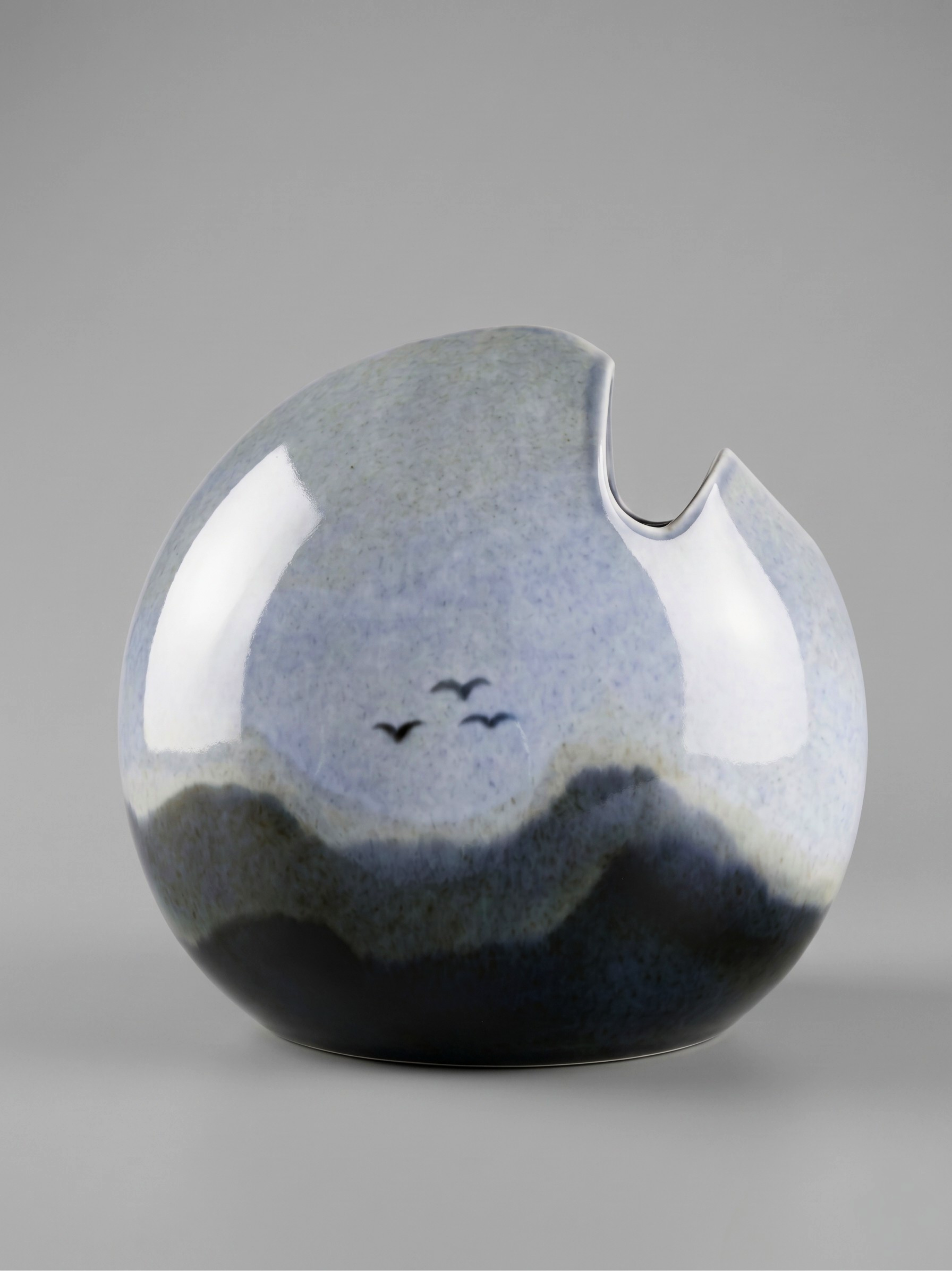 Virebent Porzellanvase – stilisiertes Landschaftsdekor – Modell Poisson TGM – 18 cm