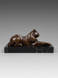 Modernist patinated bronze panther sculpture on black marble base – De Coux