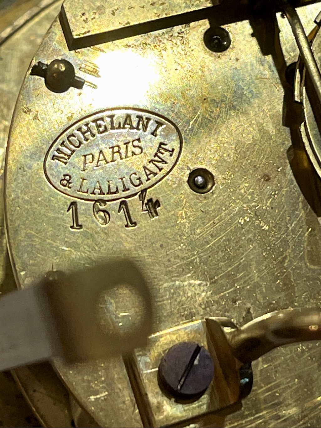 Pendule de cheminée Napoléon III “Euterpe” – Japy Frères – régule patiné – XIXe siècle