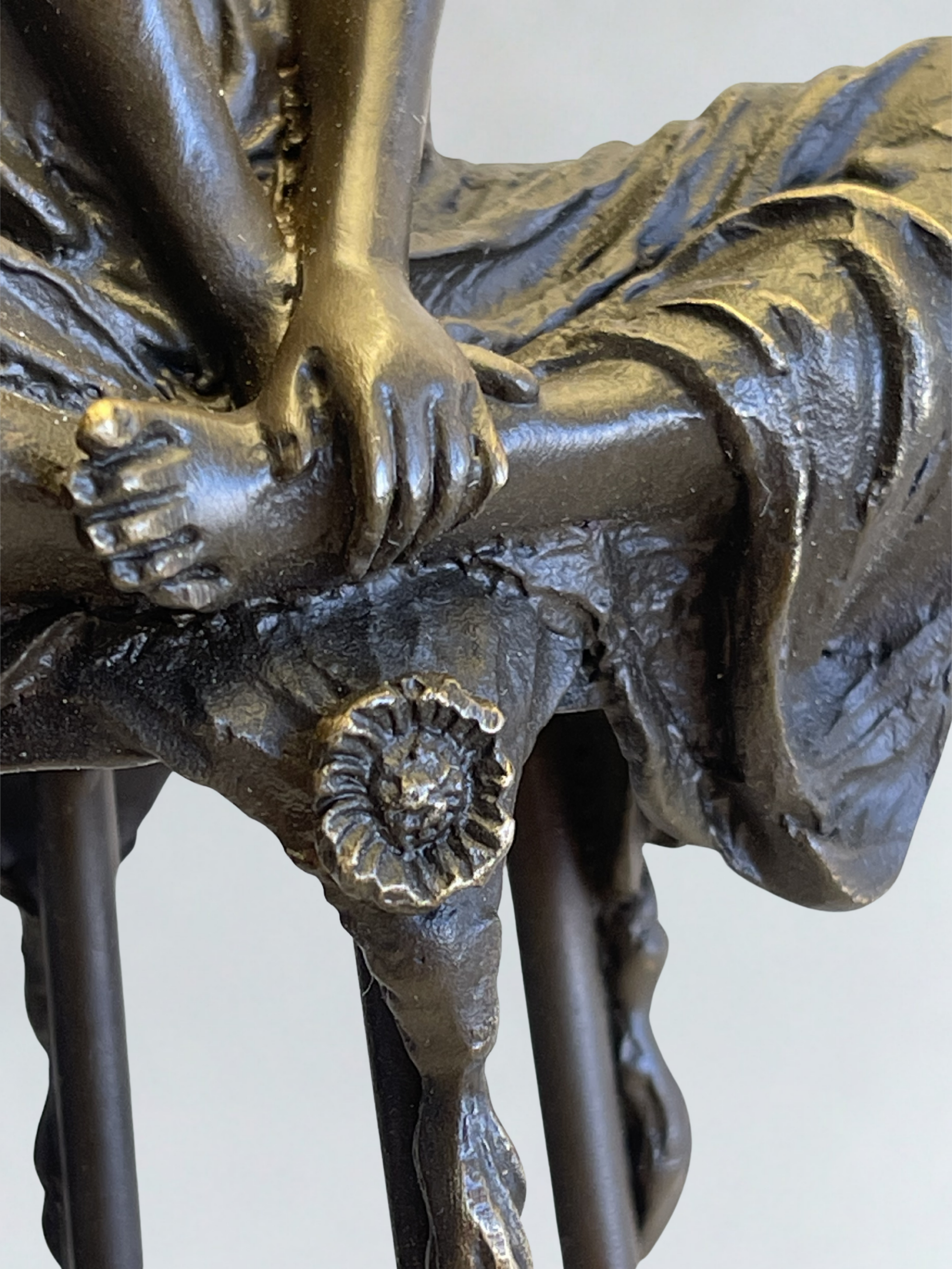 Superbe ensemble de 3 sculptures en bronze signées Collinet – Style Art Déco – 28 cm