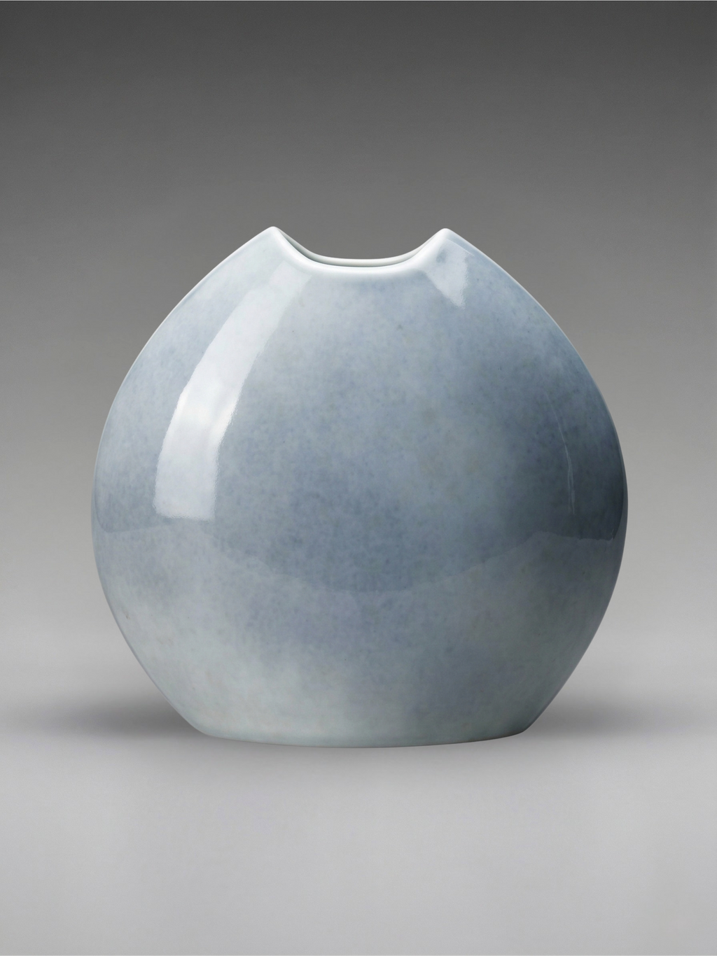 Vase en porcelaine Virebent – décor paysage stylisé – design organique – Made in France – 18 cm
