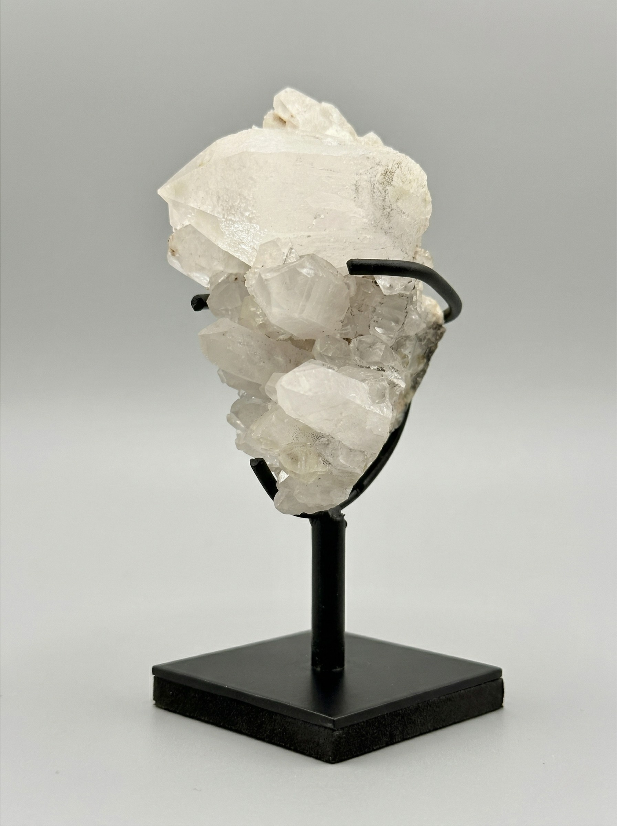 Decorative duo — Maligano Jasper sphere & quartz cluster on bases