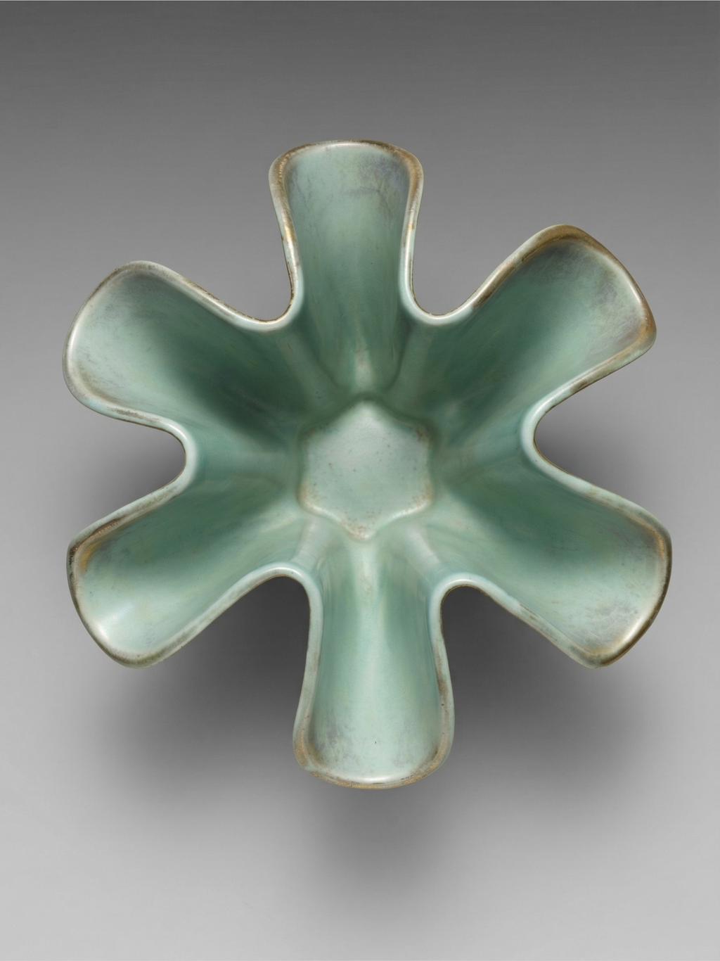 B. Letalle Saint-Clément ceramic vase – model 9005 – celadon green – sculptural design – 1950s/60s – 17 cm