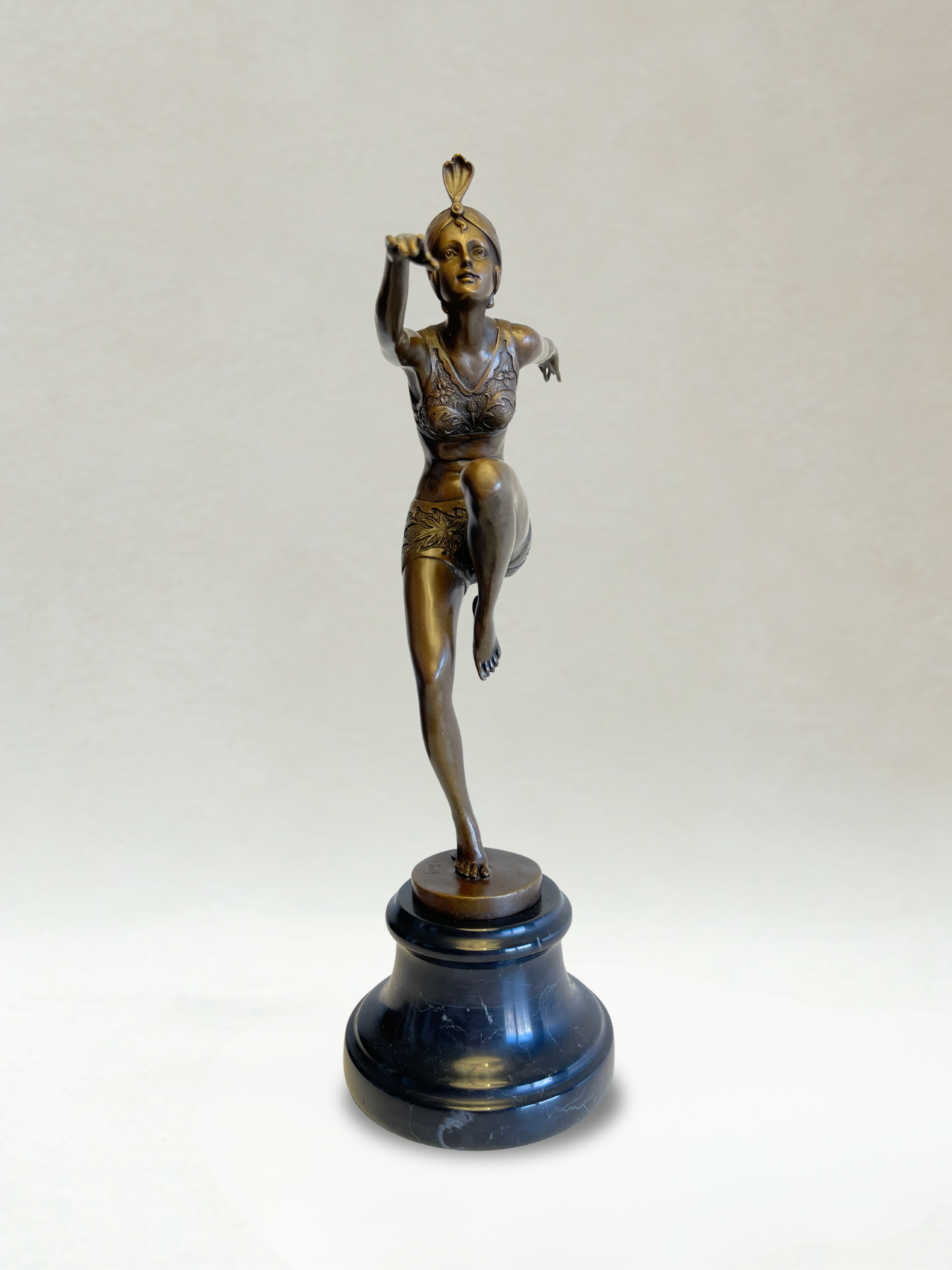 Art Deco Sculpture – Dancing Woman – Decorative Bronze – Signed F. Paris – 38 cm
