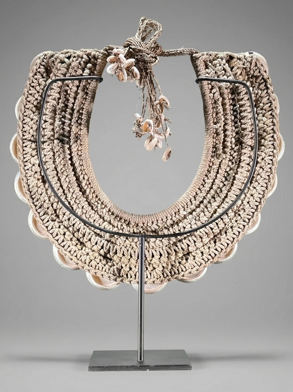 Dekoratives ethnisches Muschelornament – Ozeanien – 40 cm