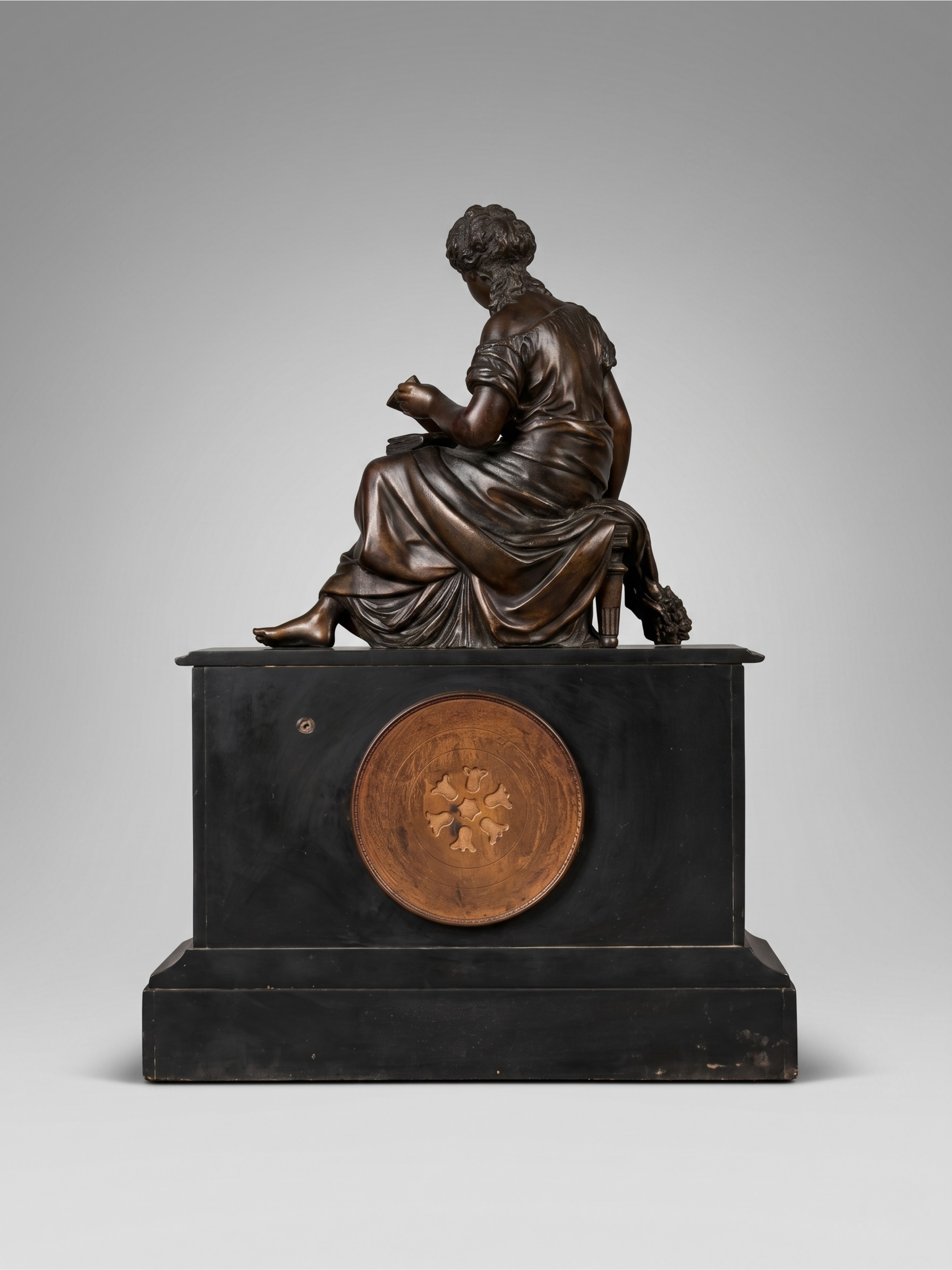 Pendule de cheminée Napoléon III “Euterpe” – Japy Frères – régule patiné – XIXe siècle