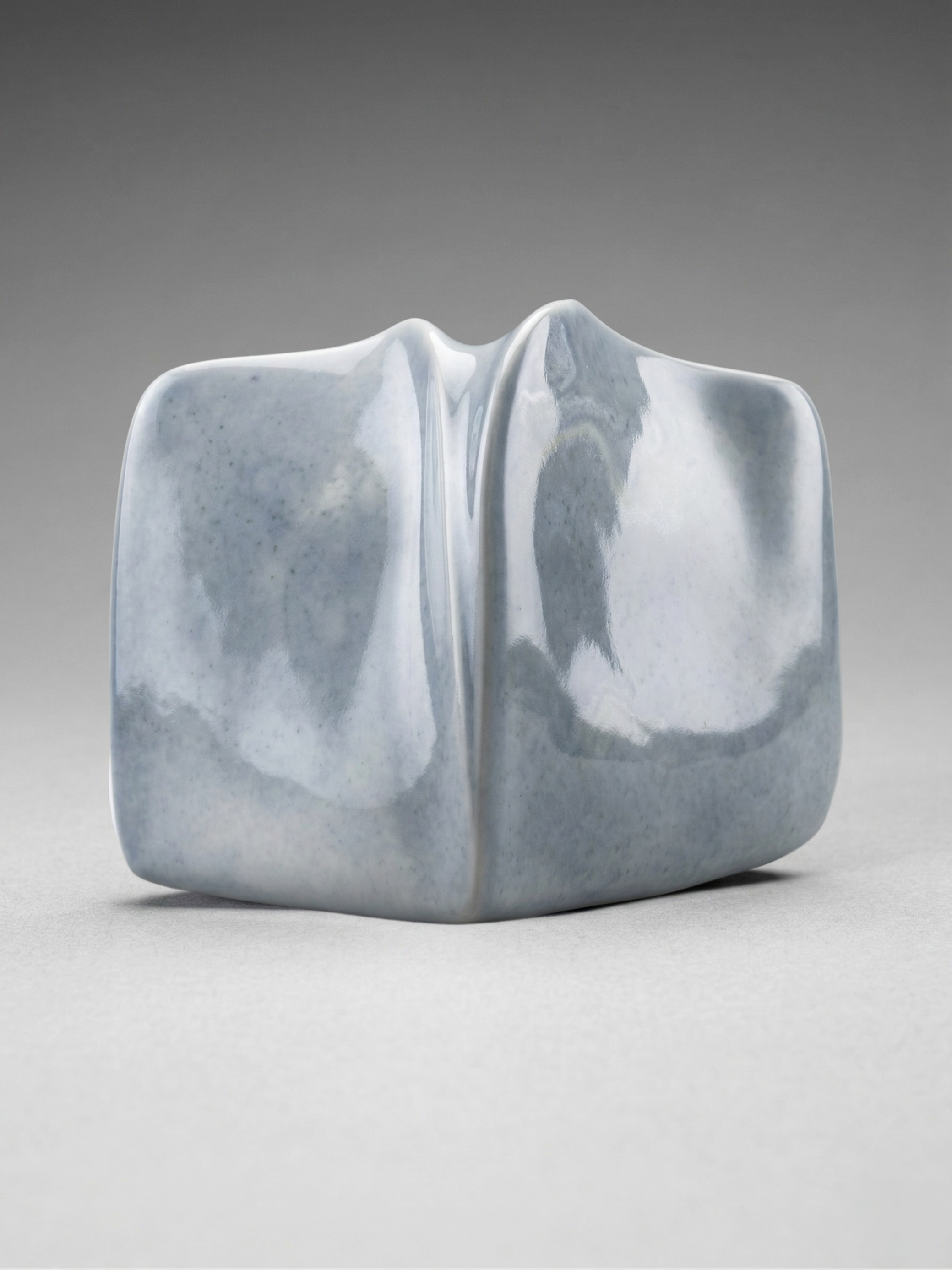 Virebent Porzellanvase – blaues Landschaftsdekor – Design-Solifleur – hergestellt in Frankreich – 13 cm