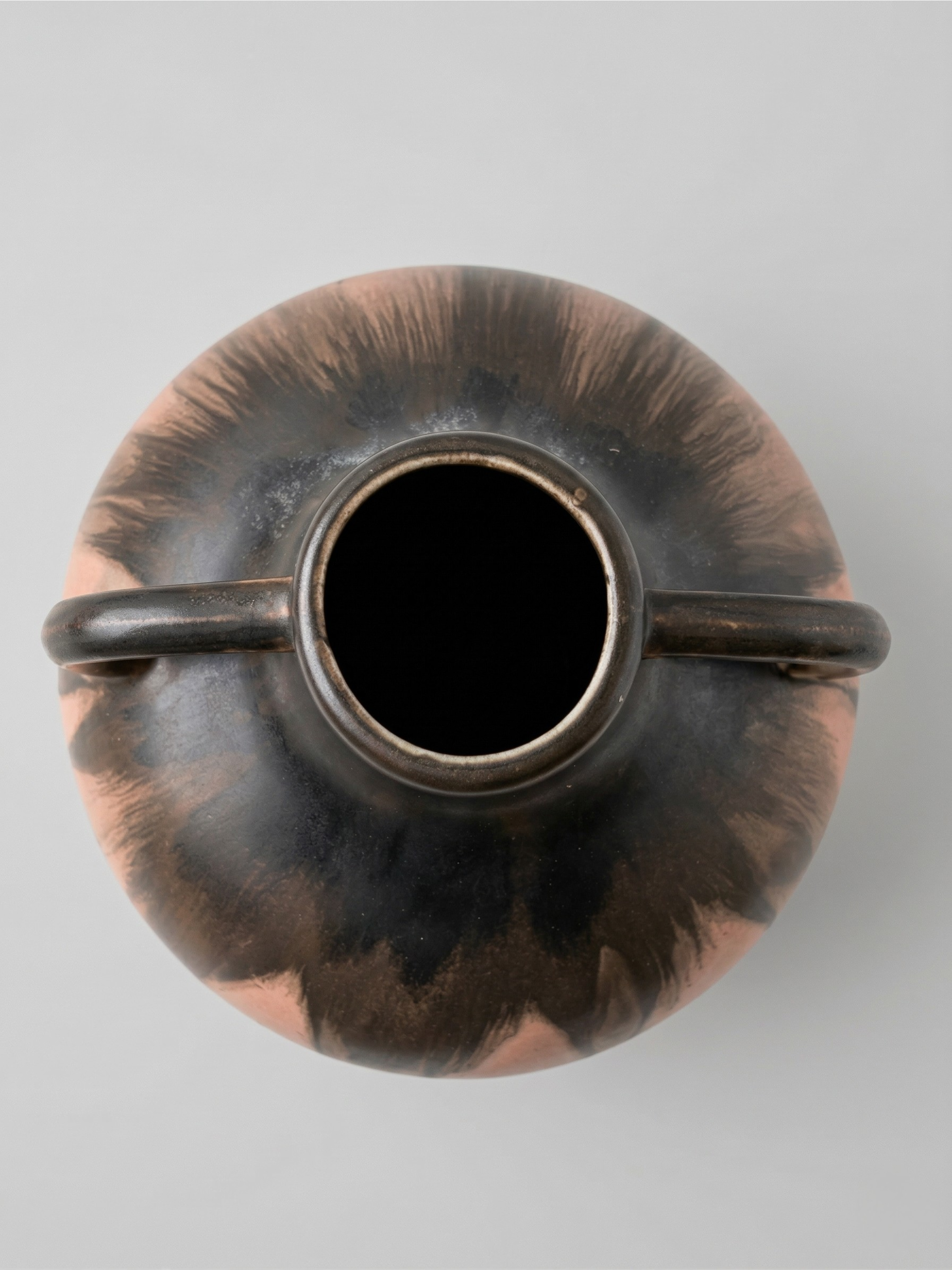 Vase aus Steinzeug, signiert Méténier, Doppelhenkel, rosa und schwarz geflammte Glasur – 22 cm