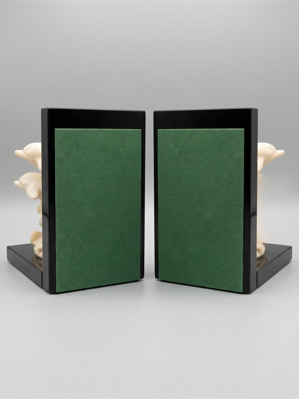 Paire de serre-livres dauphins – Résine imitation ivoire & base marbre – Style Art Déco