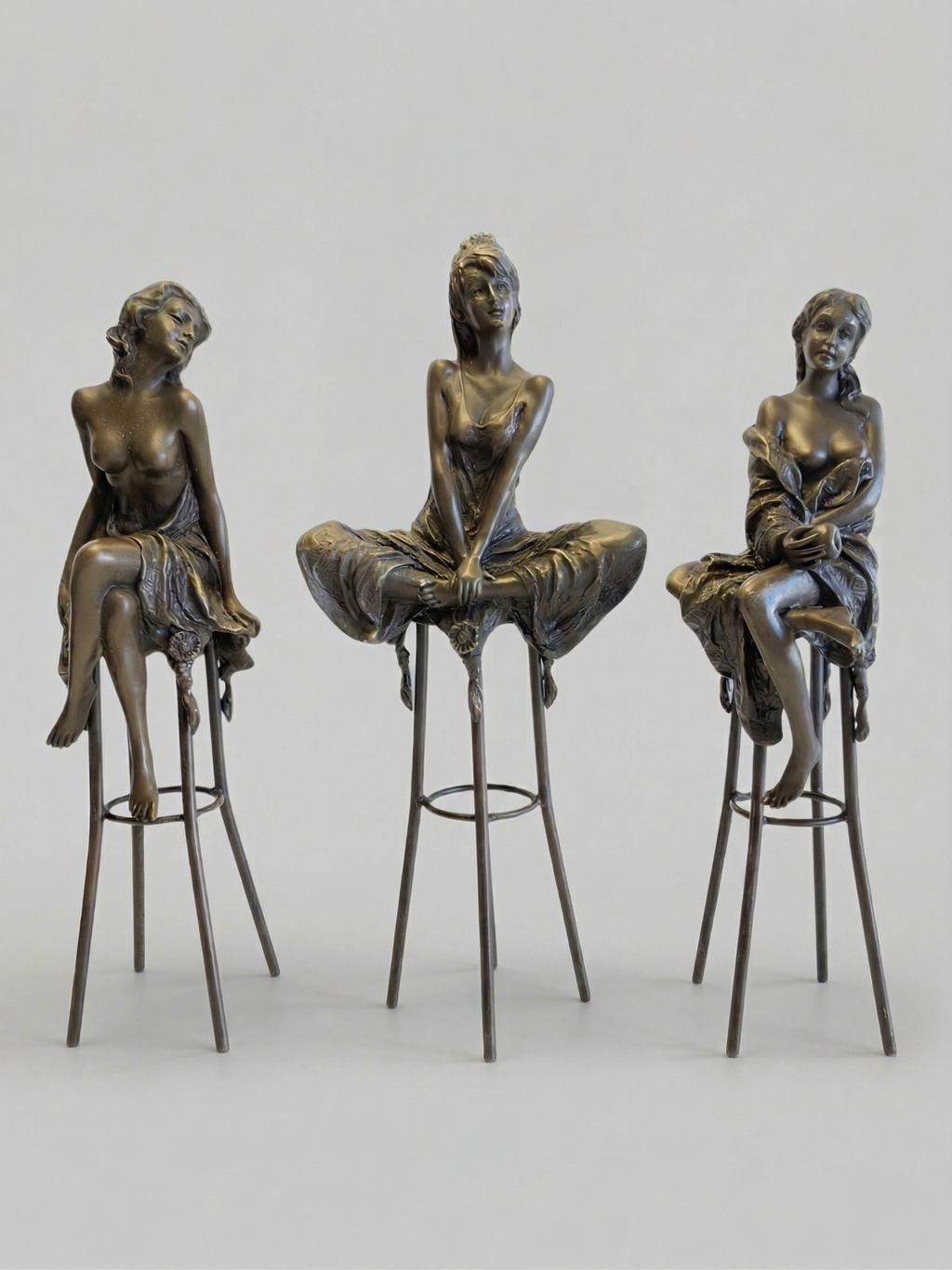 Superbe ensemble de 3 sculptures en bronze signées Collinet – Style Art Déco – 28 cm