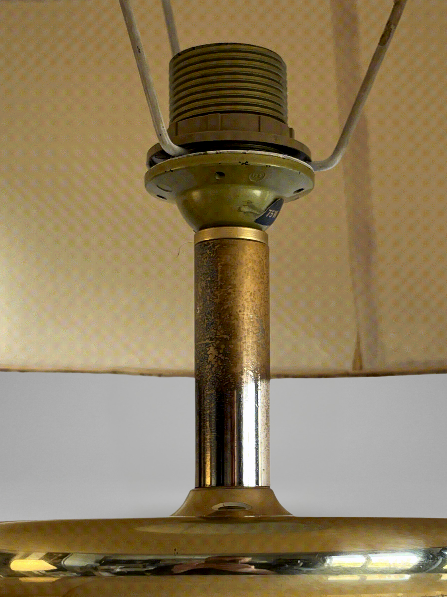 Large vintage ceramic lamp with beige onyx effect and gilded brass – Hollywood Regency style – 81 cm