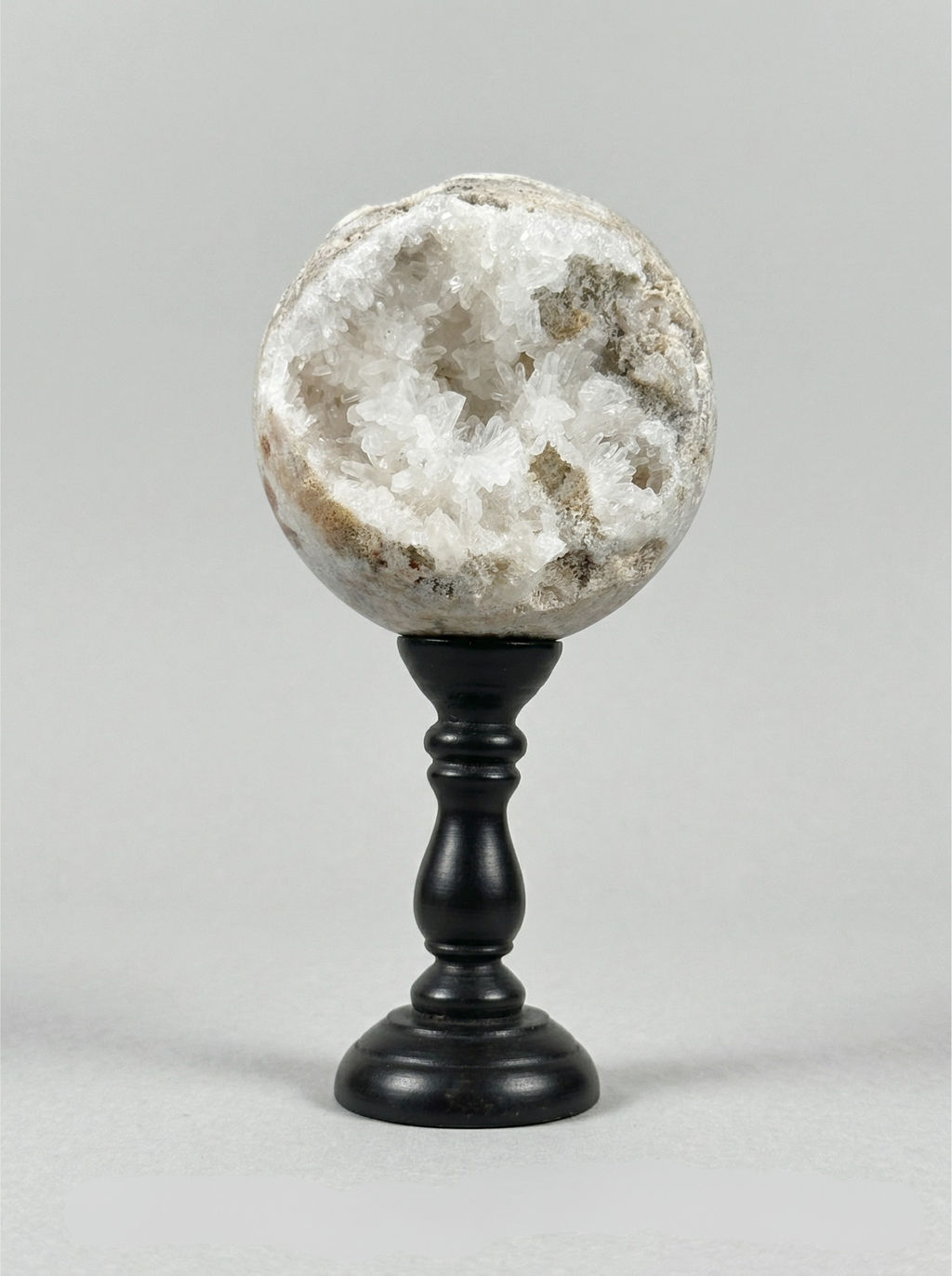 Duo Pyrit & Bergkristall — Mineralskulptur auf Sockeln