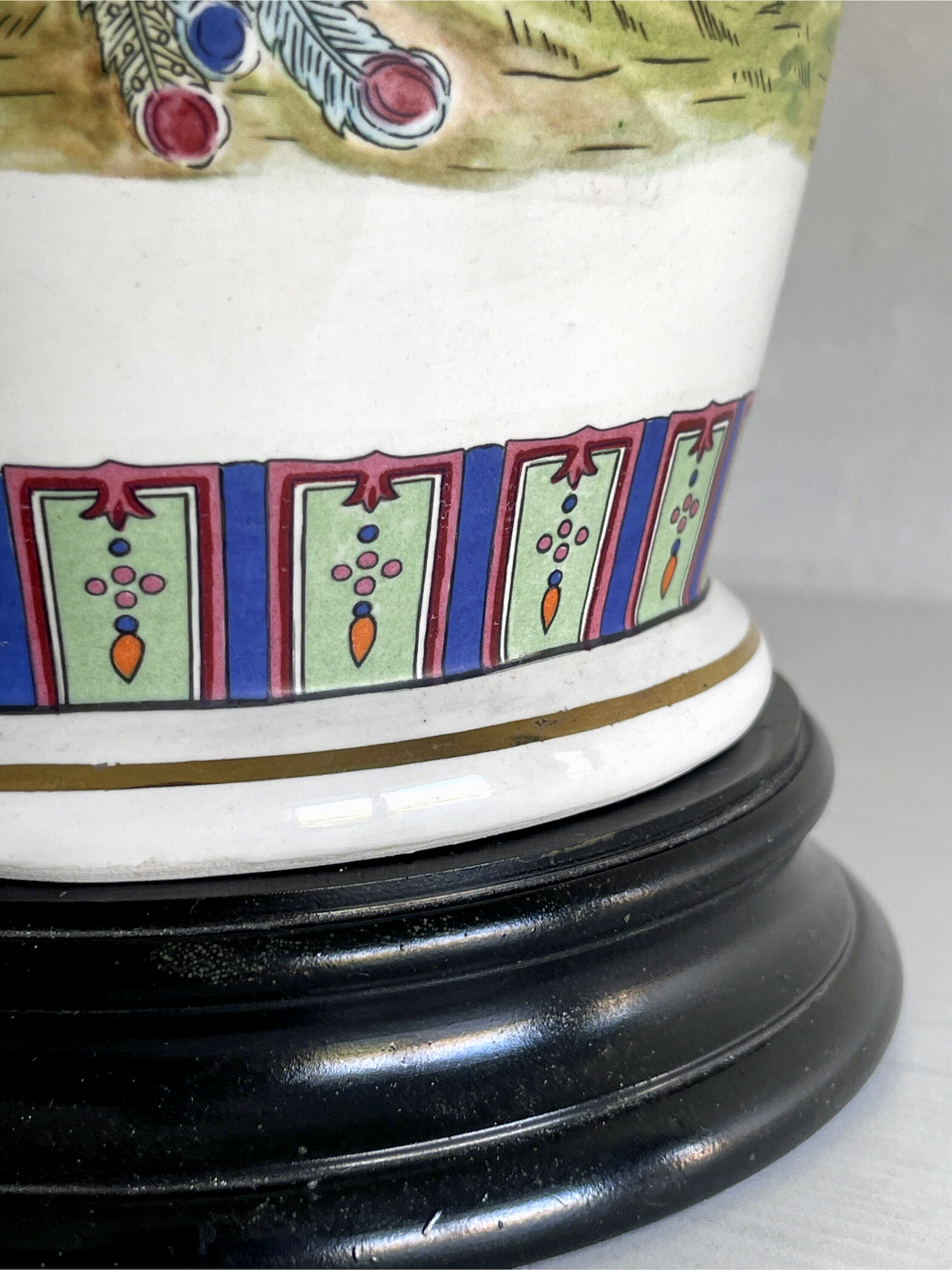 Große Keramiklampe, signiert V.V. Carraresi, inspiriert von traditionellen chinesischen Dekoren.