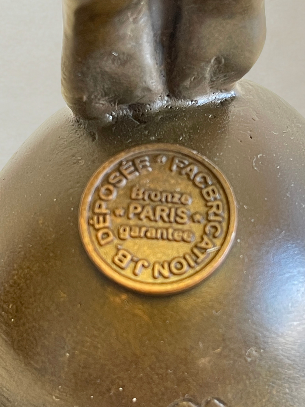 Skulptur im Art-déco-Stil – Balancierender männlicher Akt – Dekorative Bronze – 29 cm