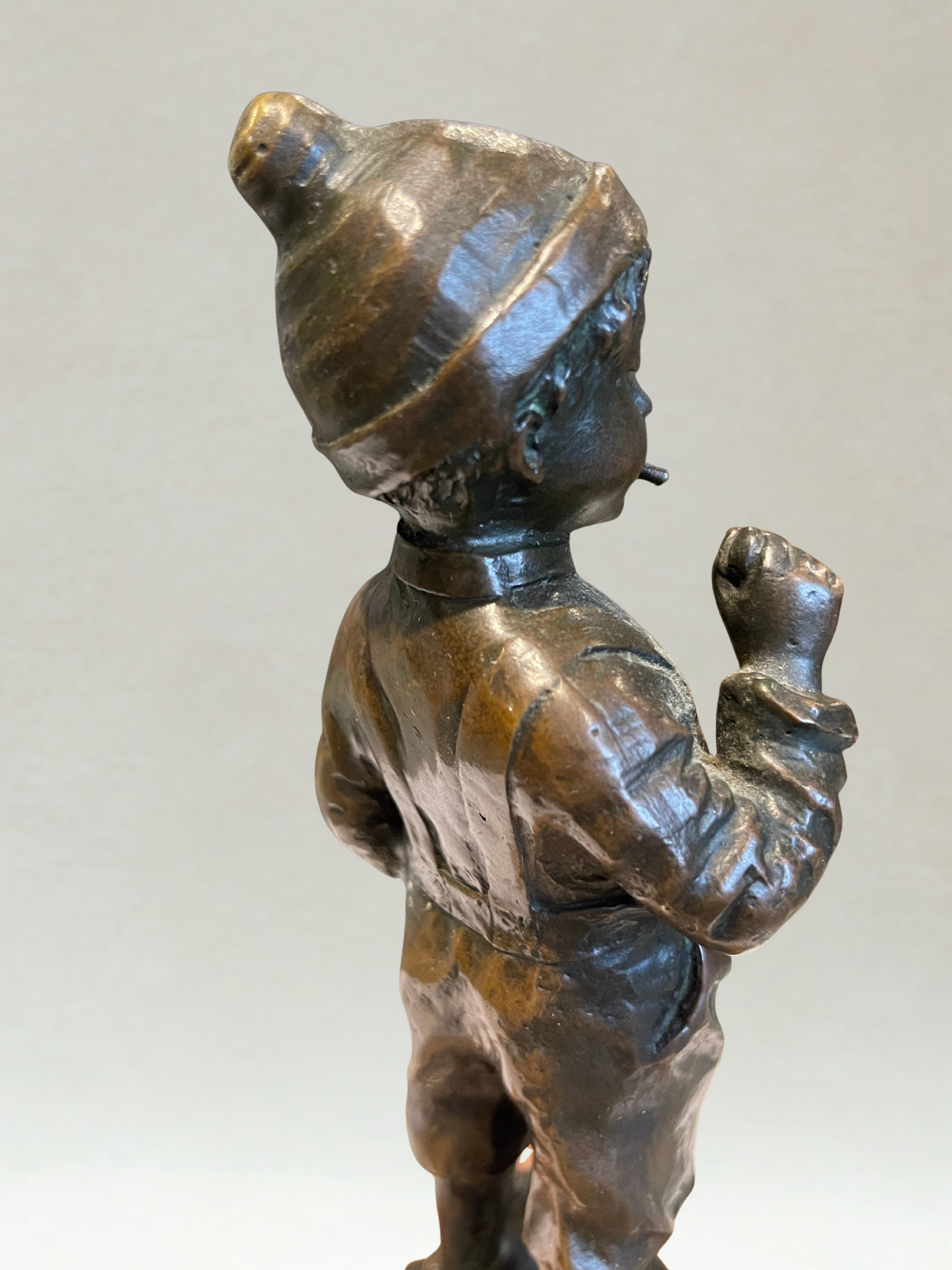 Bronze ancien signé Schmidt-Felling – Jeune garçon – Sculpture Belle Époque - 24cm
