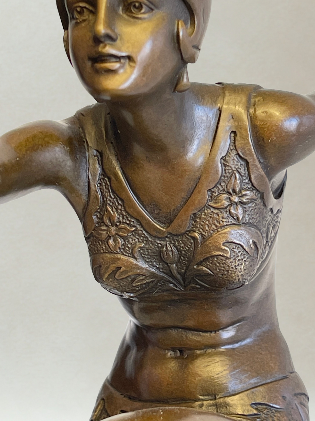 Art Deco Sculpture – Dancing Woman – Decorative Bronze – Signed F. Paris – 38 cm