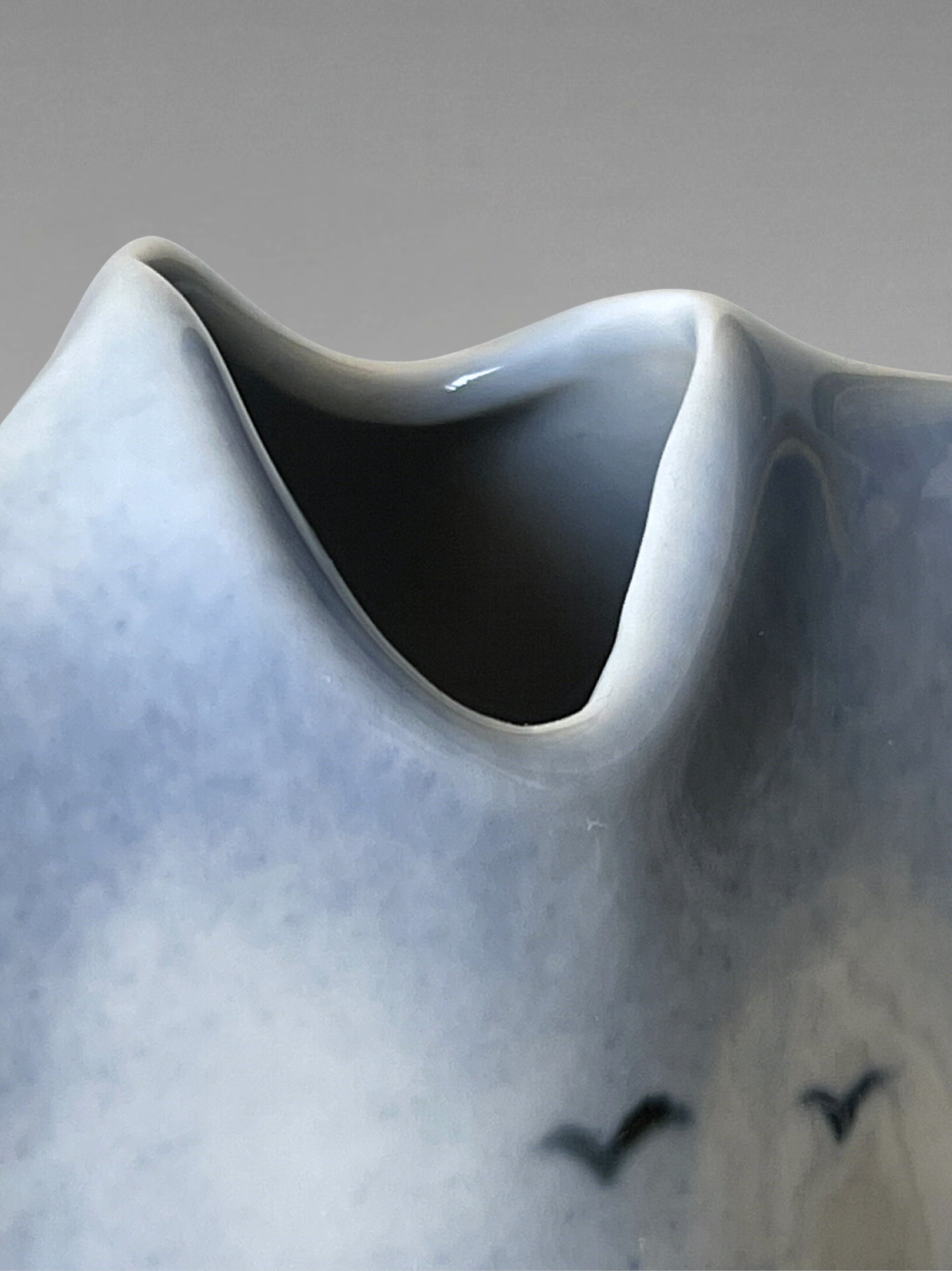 Virebent porcelain vase – blue landscape decor – soliflore design – made in France – 13 cm