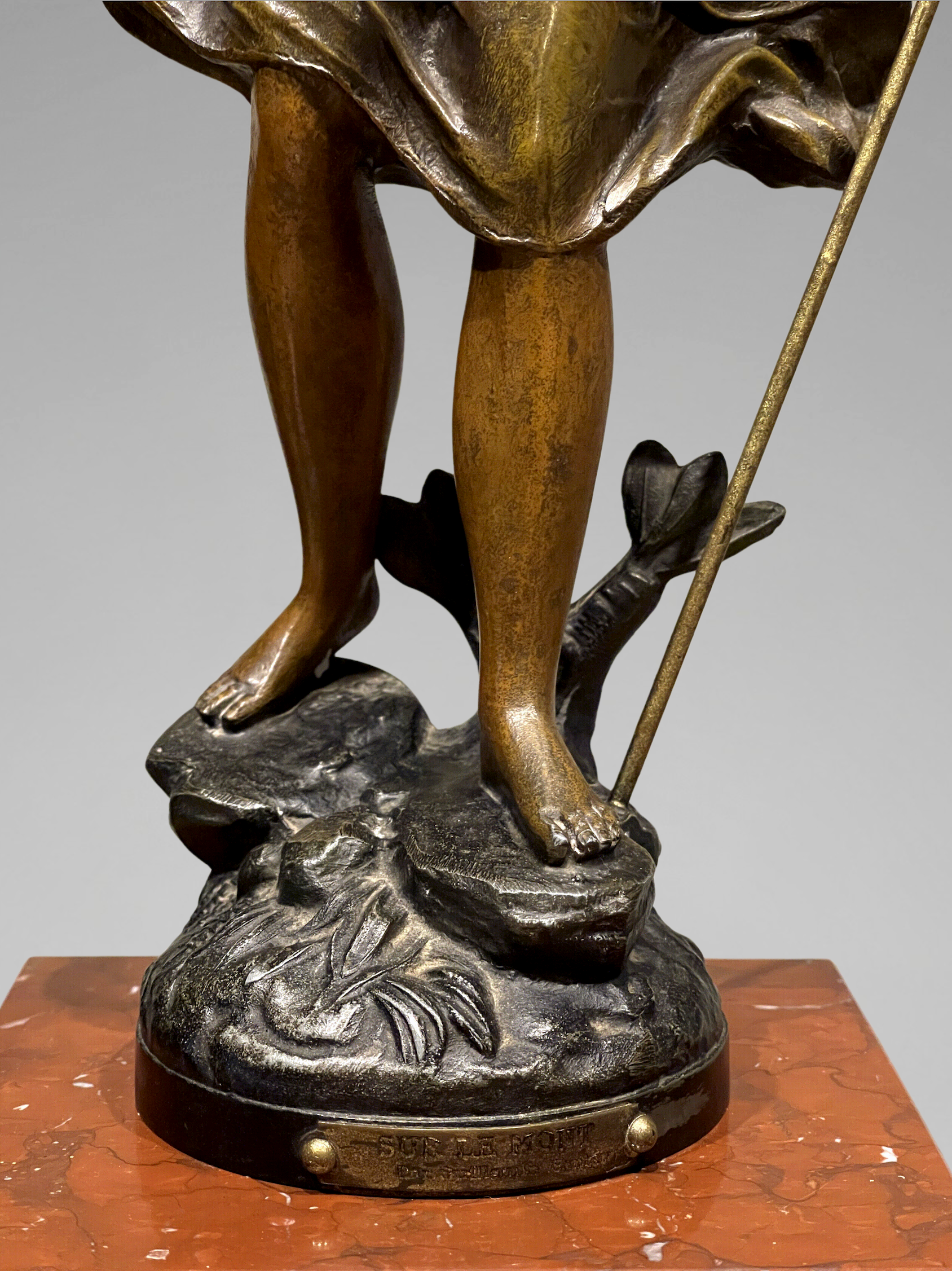 Grande garniture de cheminée Napoléon III en marbre rouge et régule patiné signée Guillemin – pendule & candélabres XIXe