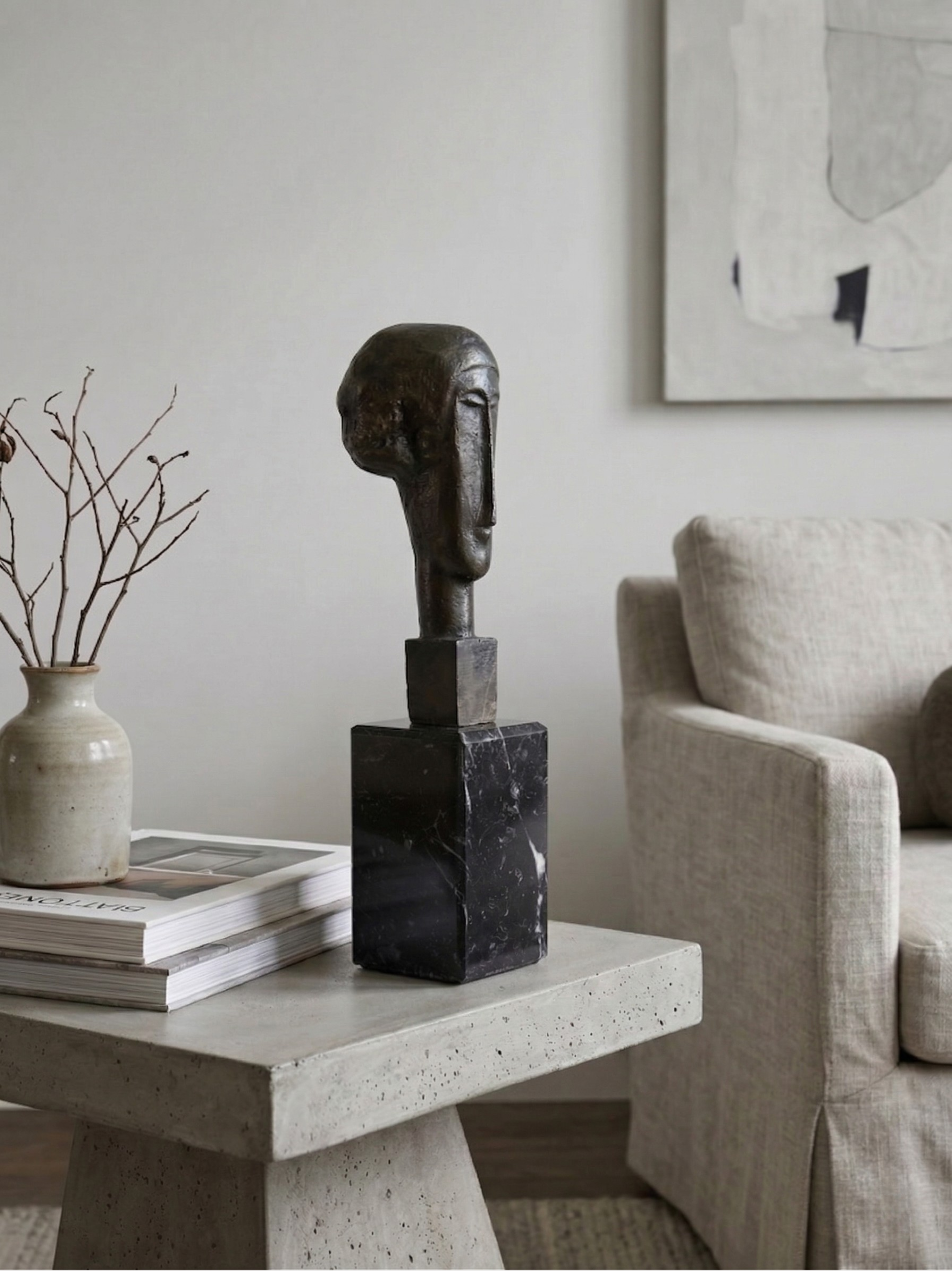 Modernist patinated bronze sculpture – stylized Modigliani-inspired head on black marble base – 25 cm