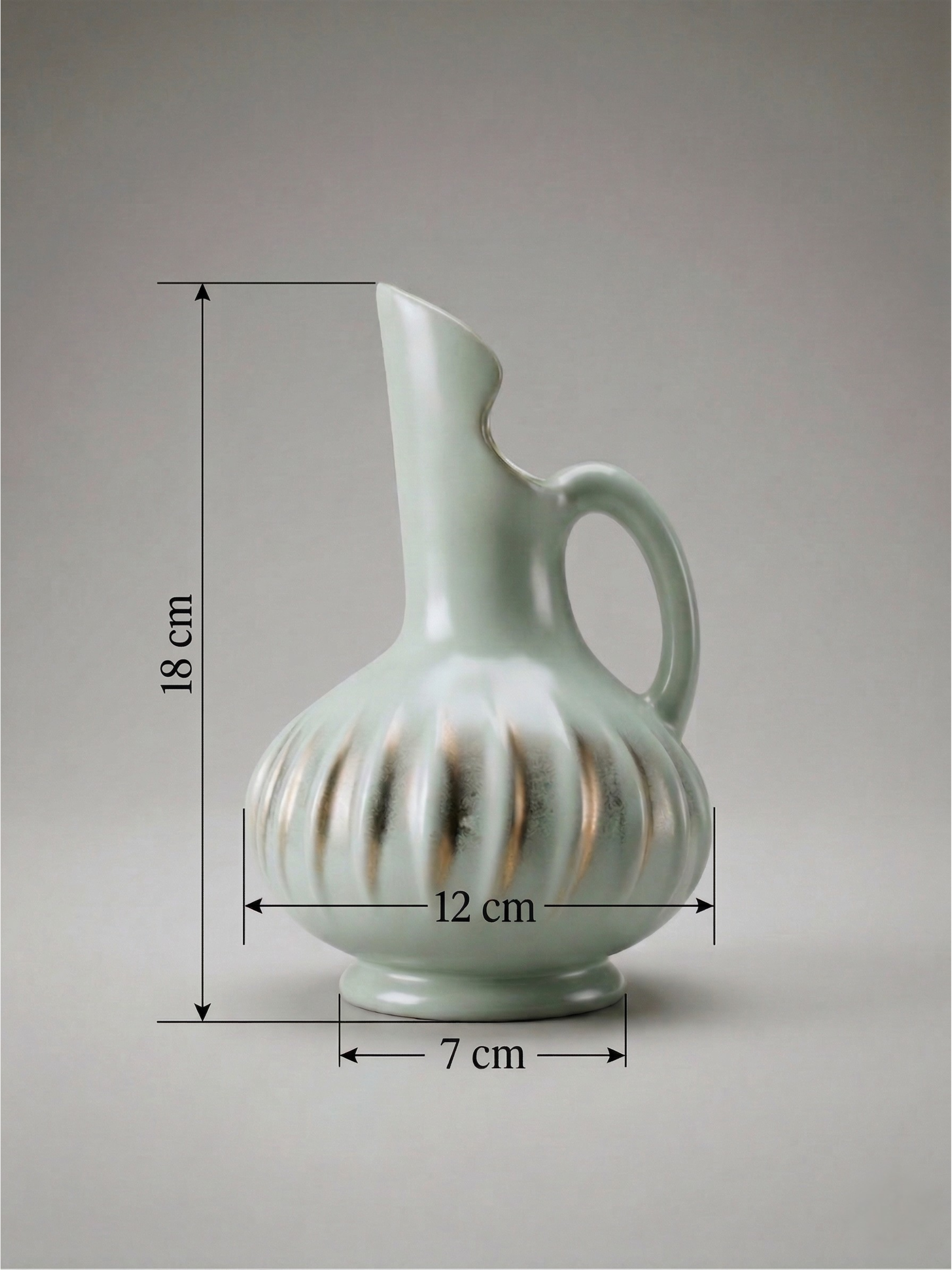Keramikvase B. Letalle Saint-Clément – Modell 9002 – irisierendes Céladon-Grün – 1950er/60er Jahre – 18 cm