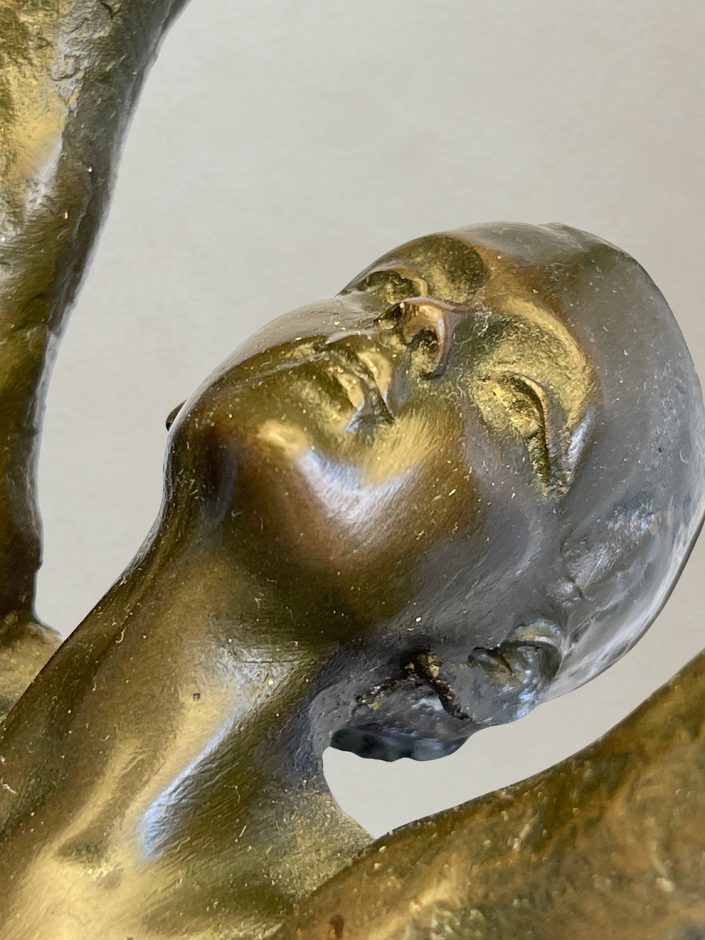 Art-déco-Skulptur – Tänzerin mit Reifen – Dekorative Bronze – Signiert P. Collinet – 39 cm
