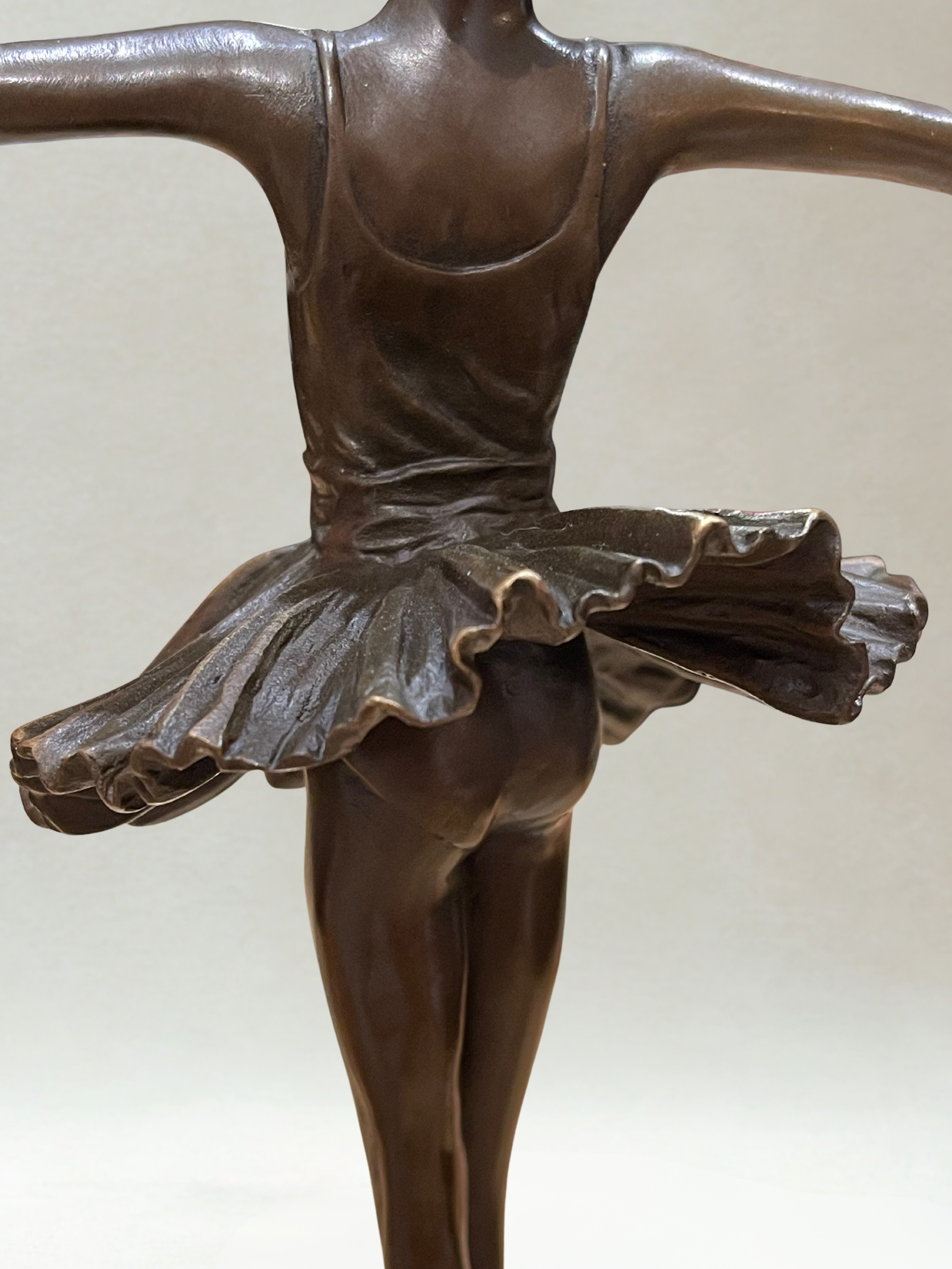 Sculpture en bronze Art Déco – Danseuse ballerine – Signée Milo – Cachet bronze - 30cm