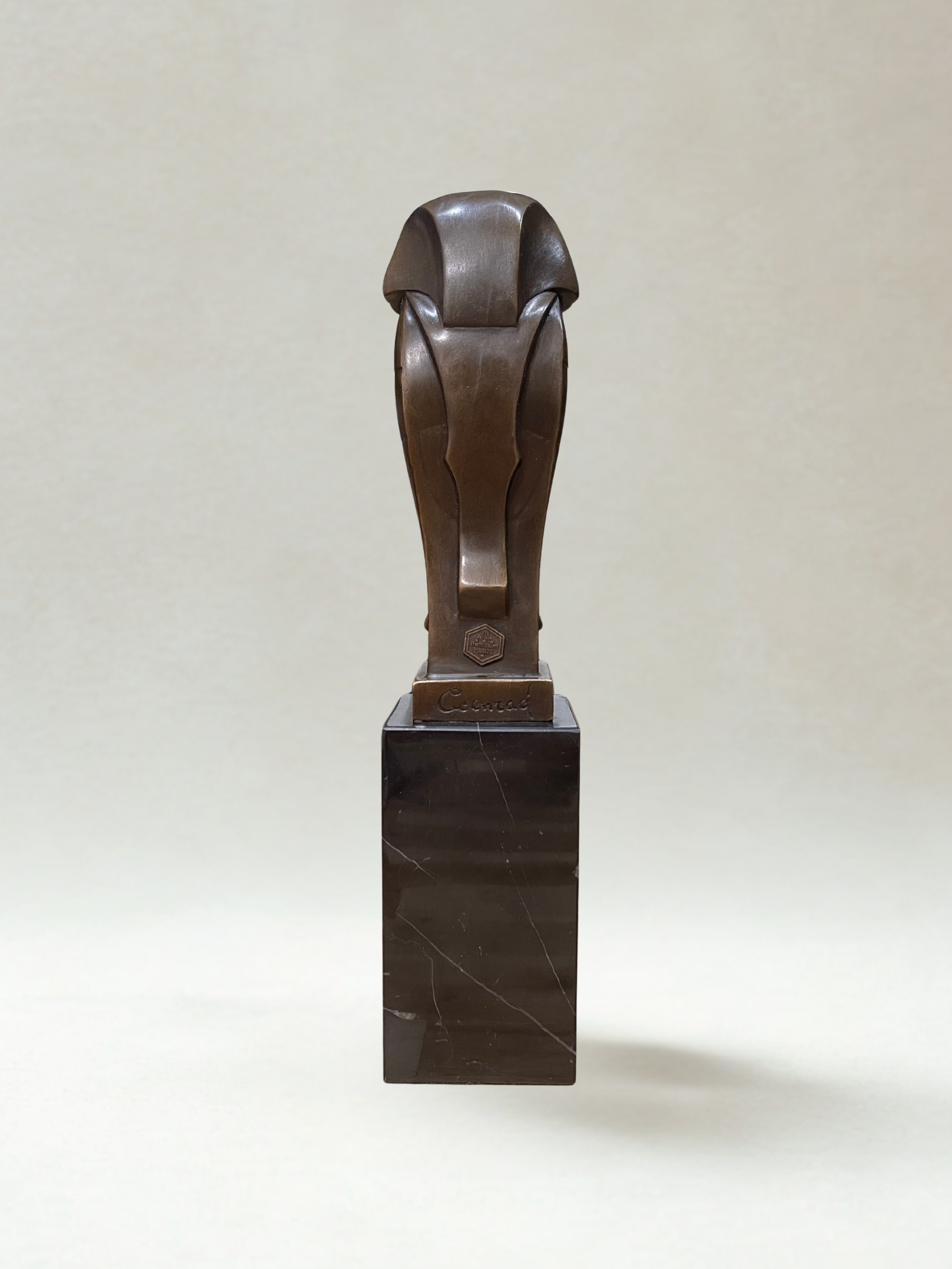 Bronze sculpture signed Coenrad – Stylized owl – Marble base – 32cm