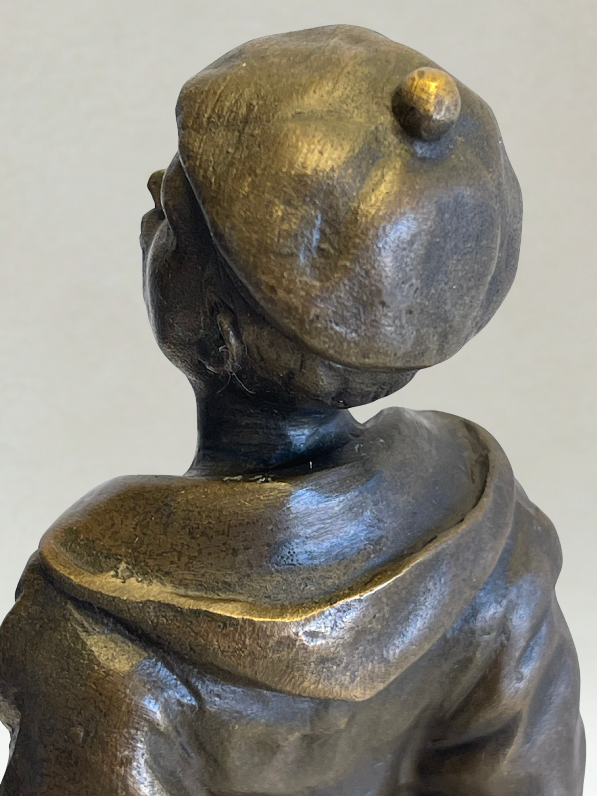 Bronzeskulptur – Pfeifender Schiffsjunge – Signiert V. Szczeblewski – 21cm