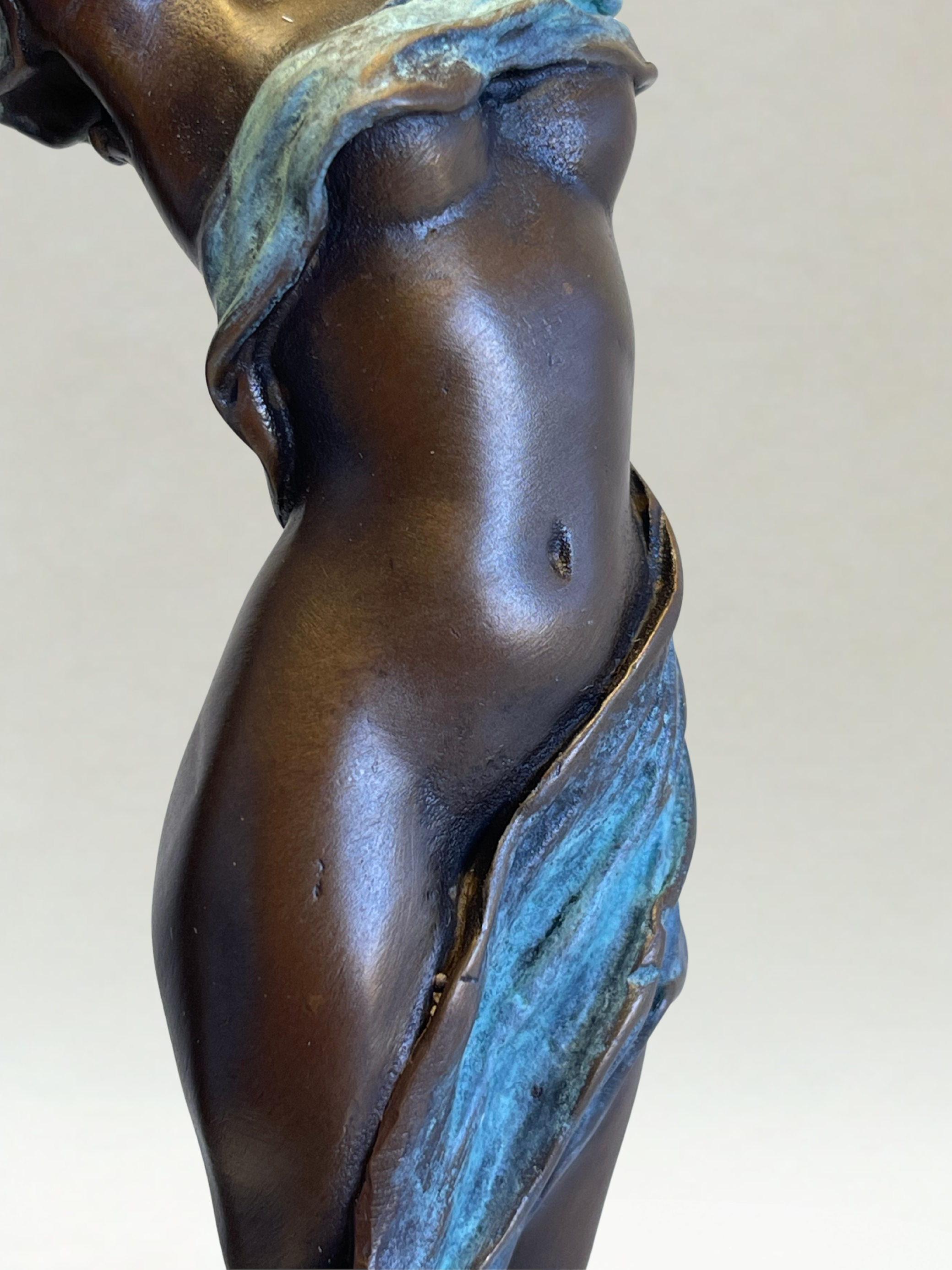 Art Deco polychrome bronze sculpture – Woman with drapery – Signed MILO - 36cm