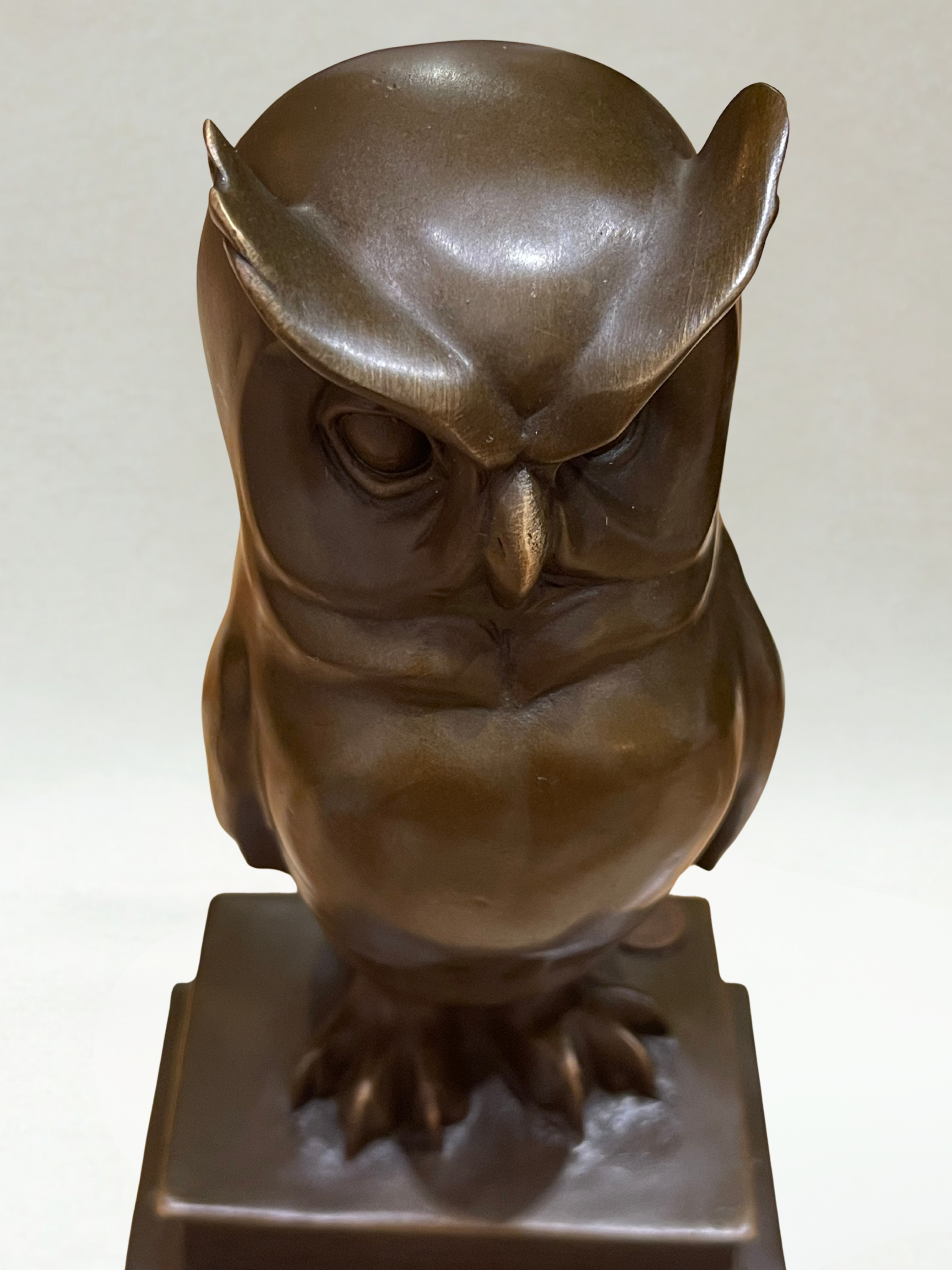 Art Deco Bronze Owl – Signed C. Potter – Bronze Garanti Paris – Book base