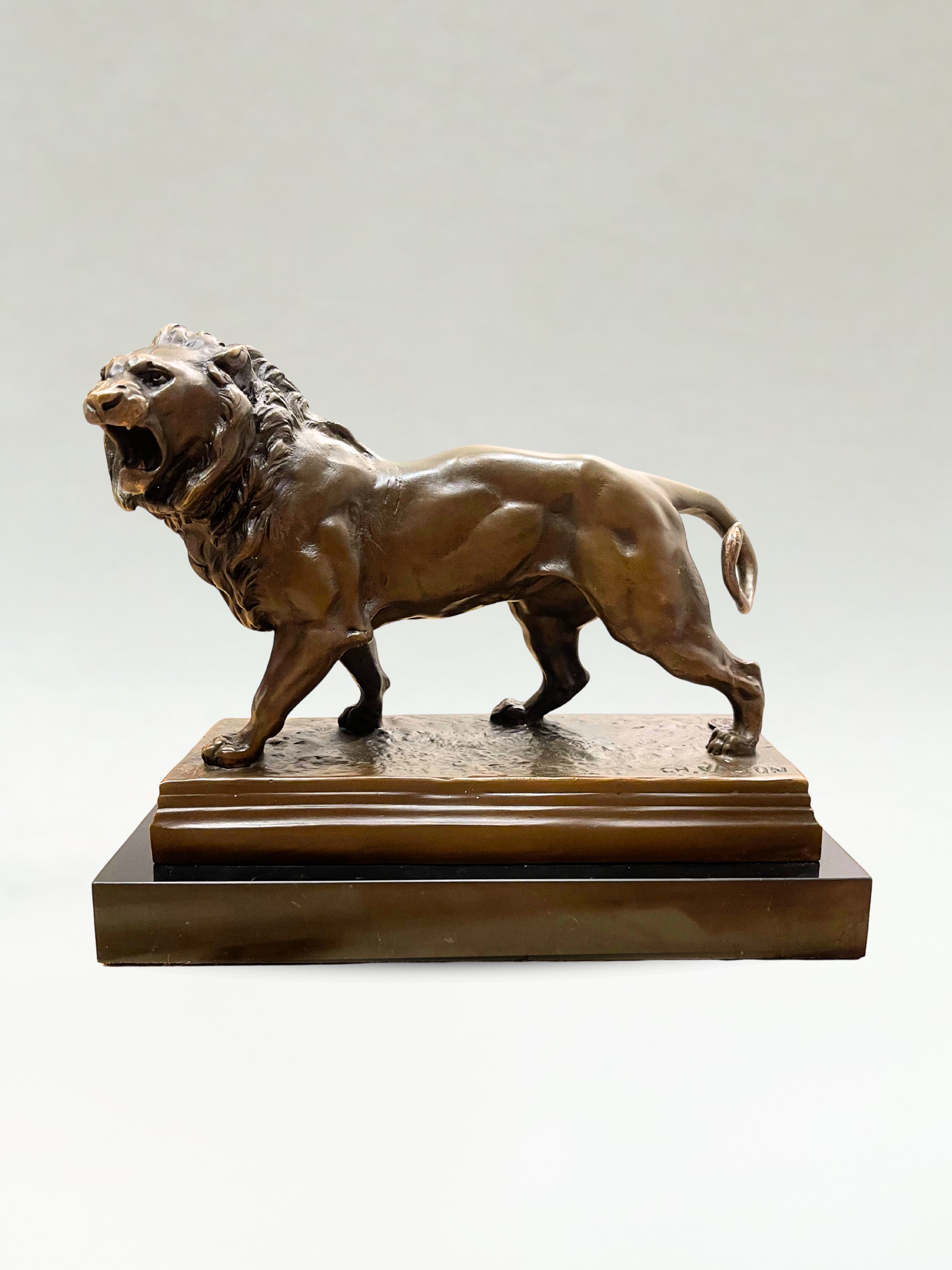 Bronze animalier – Lion – CH. Valton – Fonderie Paris – 20cm - 5,2 kg