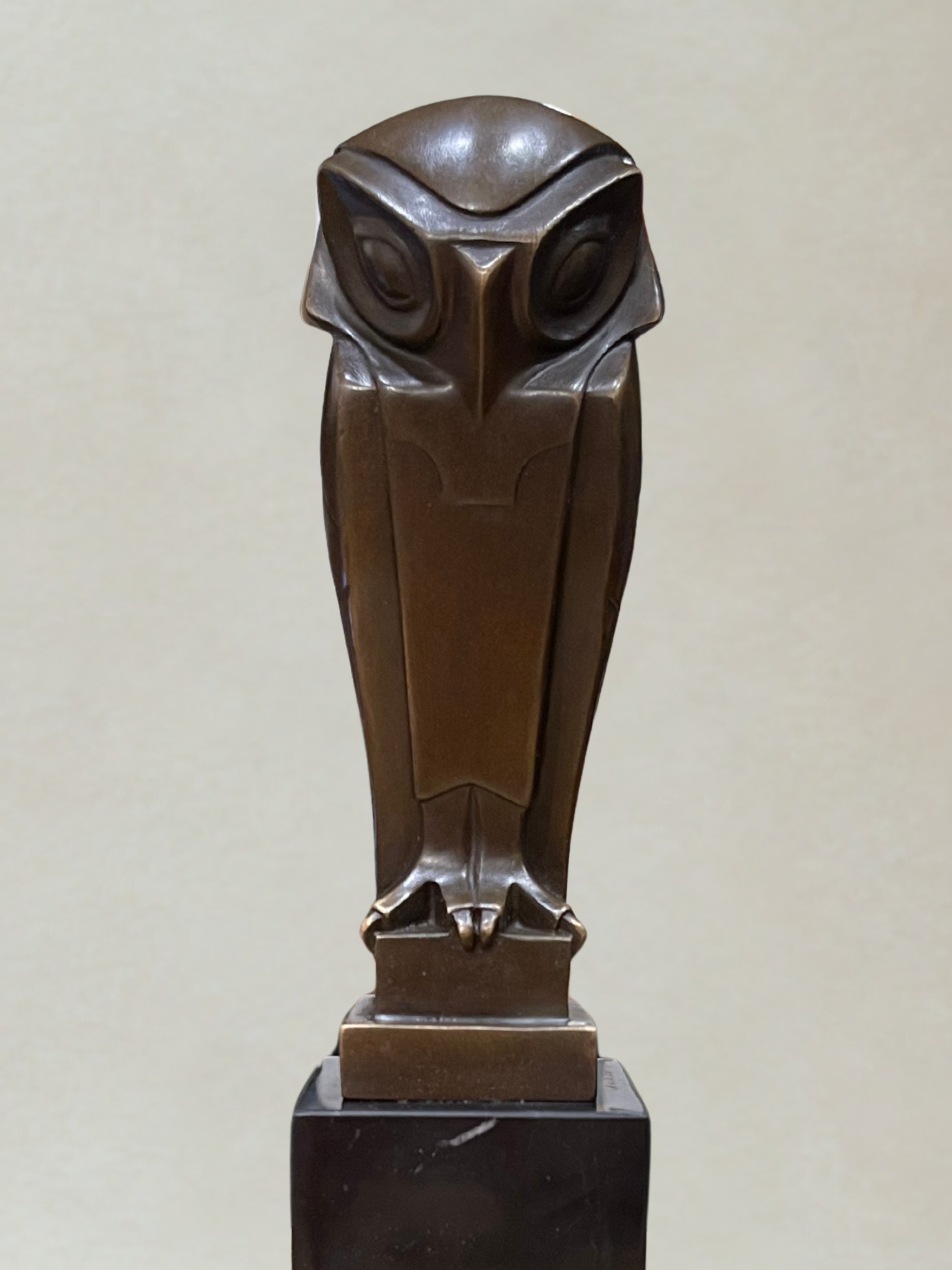 Bronze sculpture signed Coenrad – Stylized owl – Marble base – 32cm