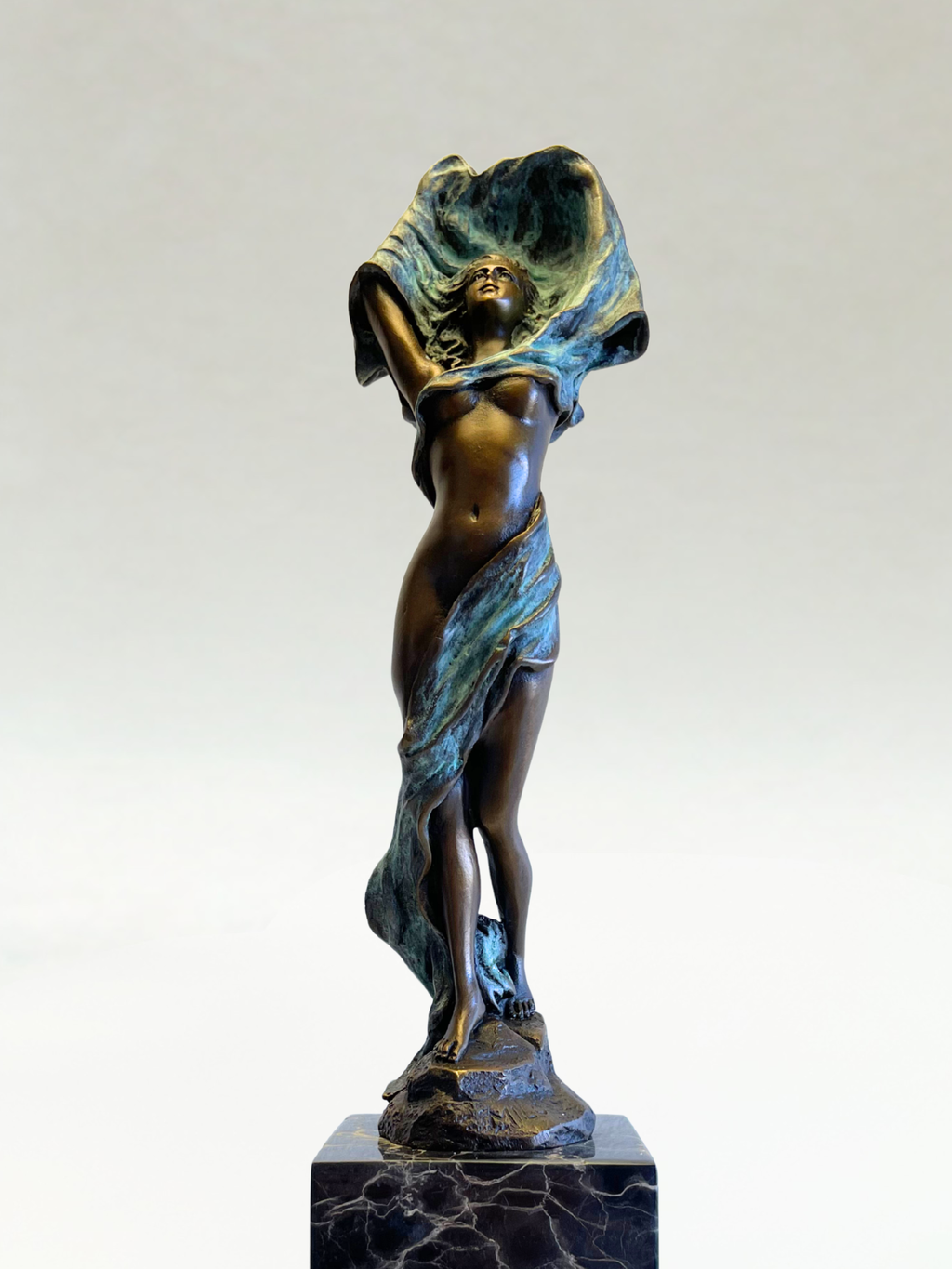 Art Deco polychrome bronze sculpture – Woman with drapery – Signed MILO - 36cm