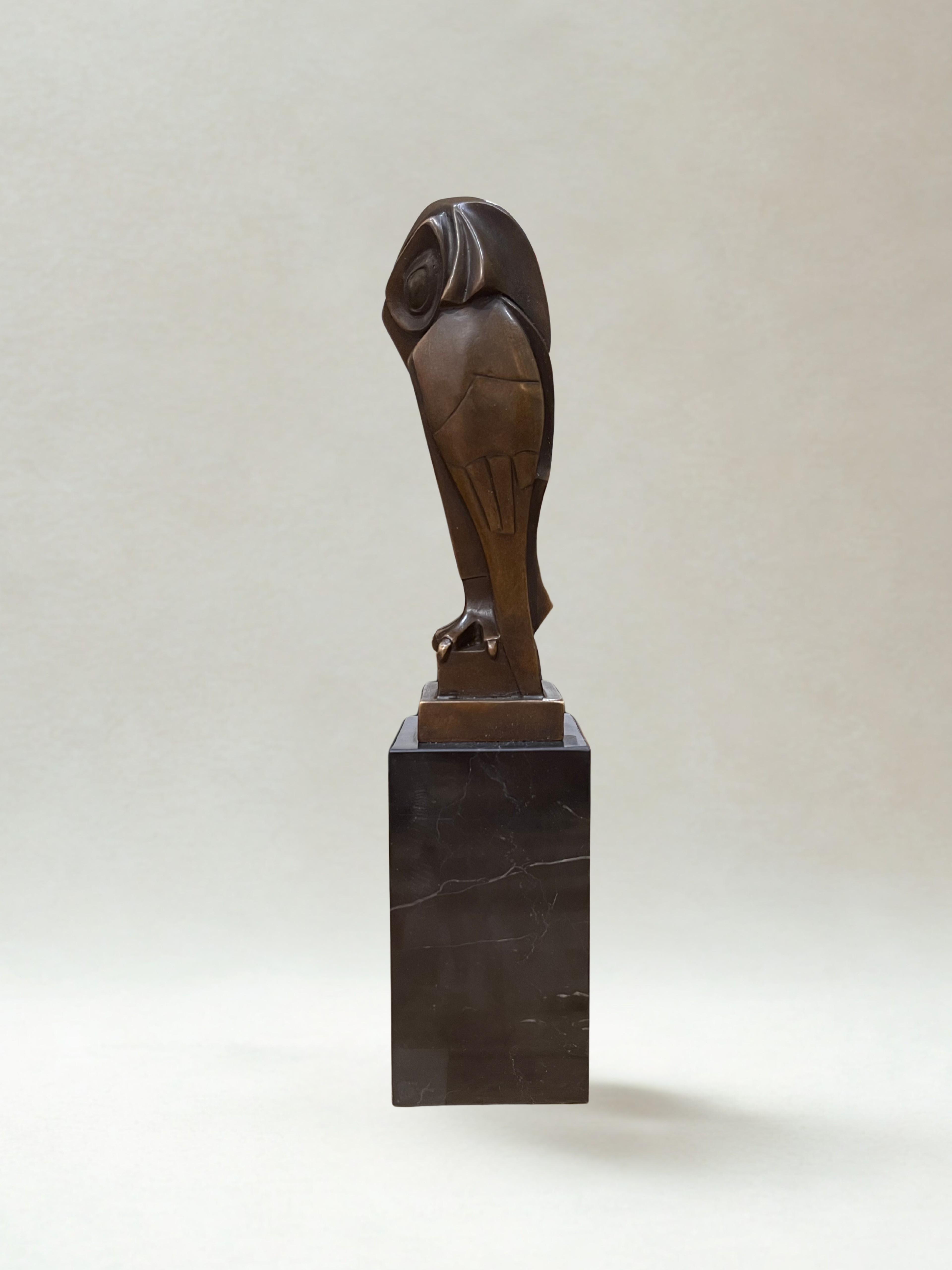 Bronze sculpture signed Coenrad – Stylized owl – Marble base – 32cm