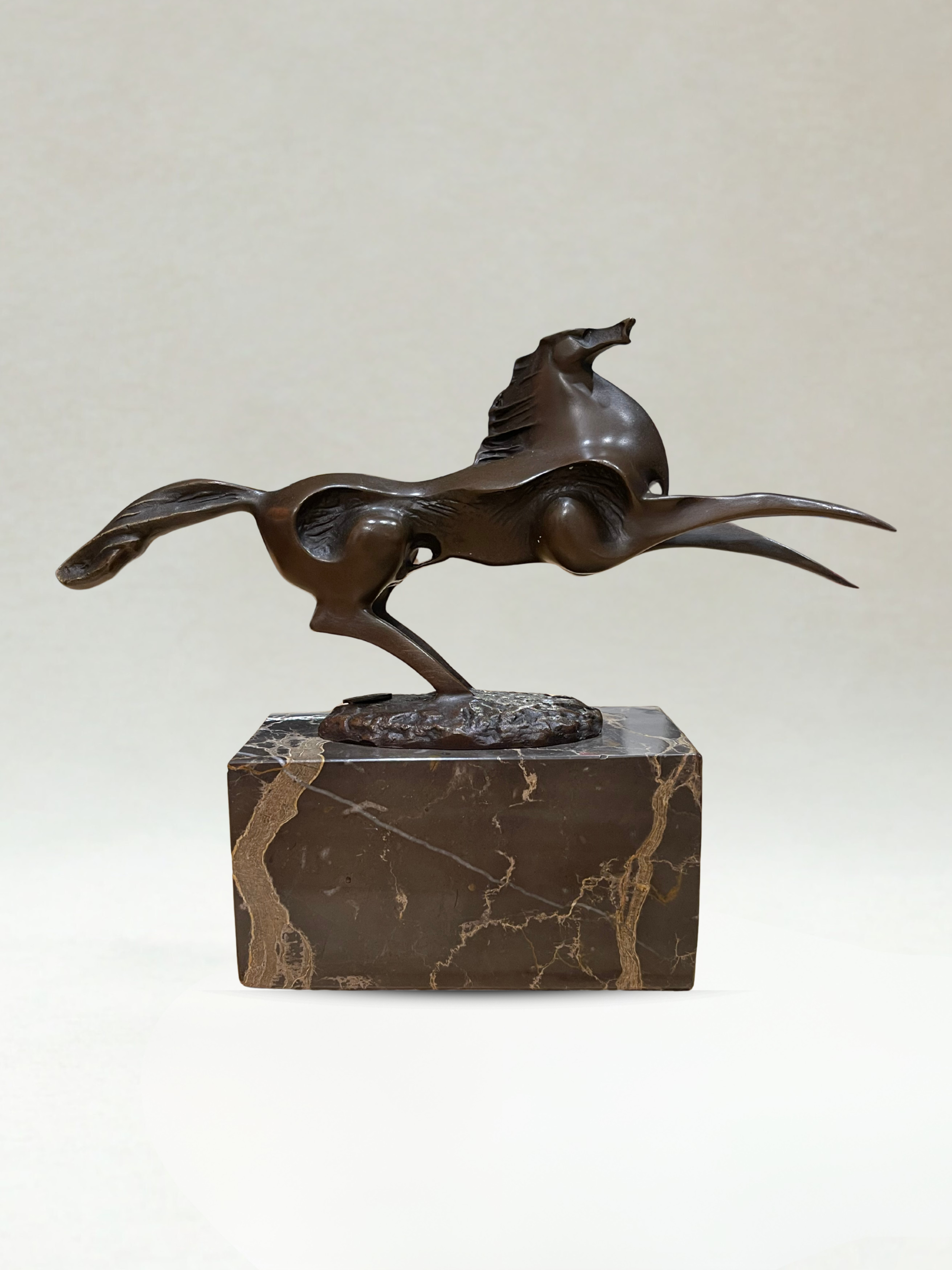 Sculpture en bronze – Cheval au galop – Signée Milo – Socle marbre - 18cm