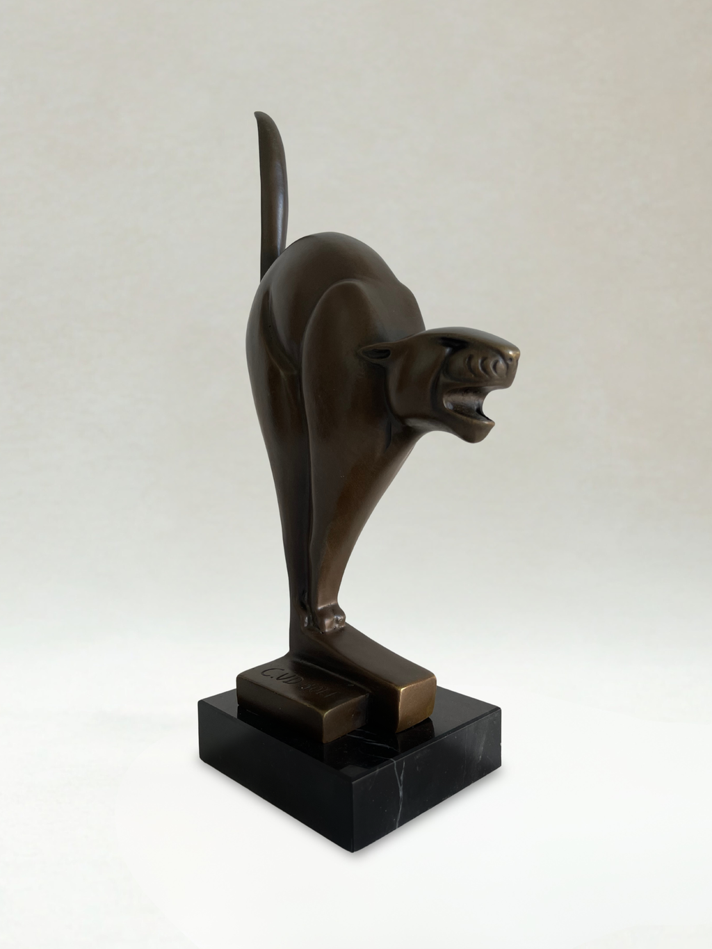 Art-Déco-Bronze-Panther – signiert C. V. D. Hoef – 26 cm