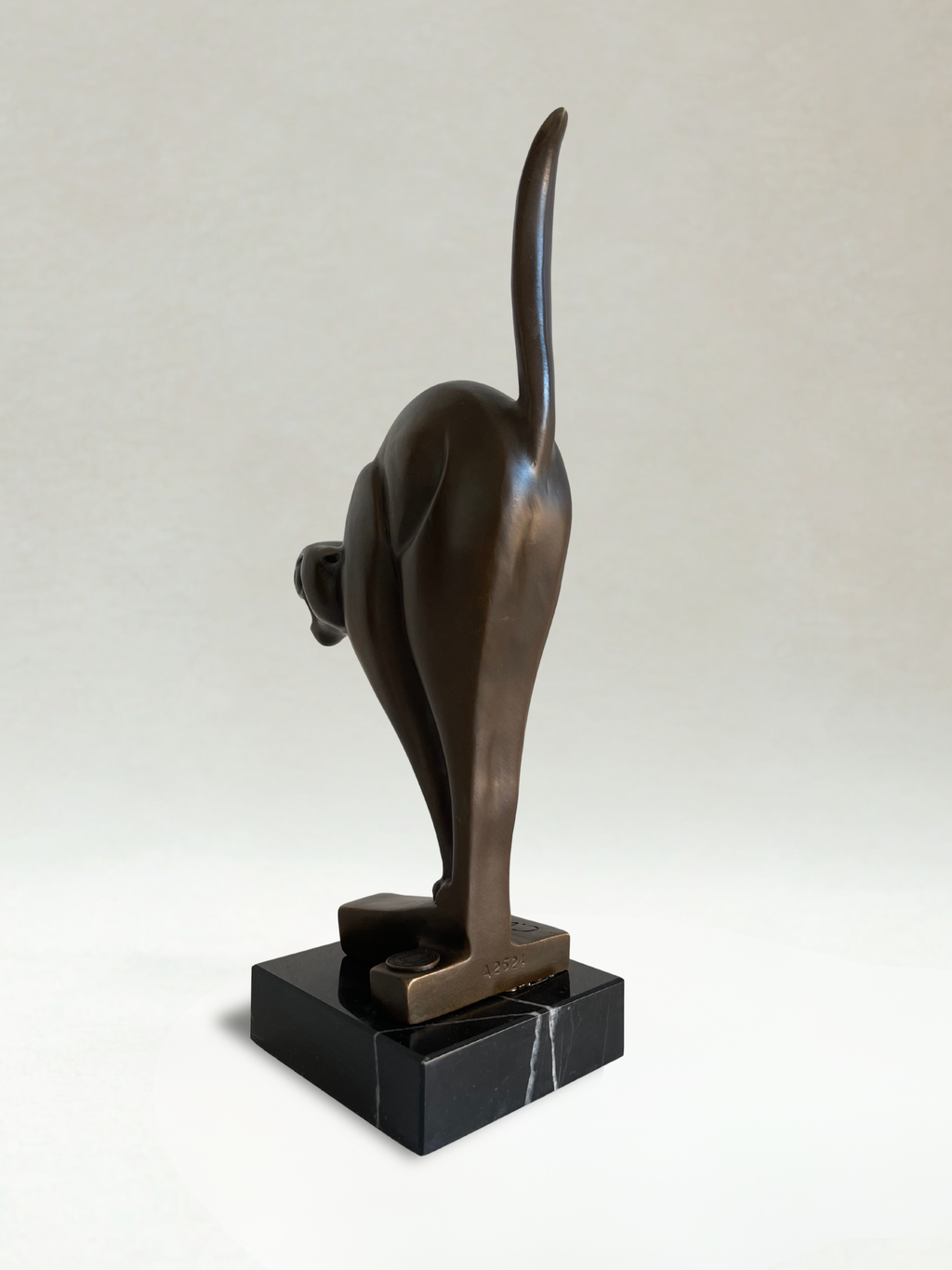 Art-Déco-Bronze-Panther – signiert C. V. D. Hoef – 26 cm