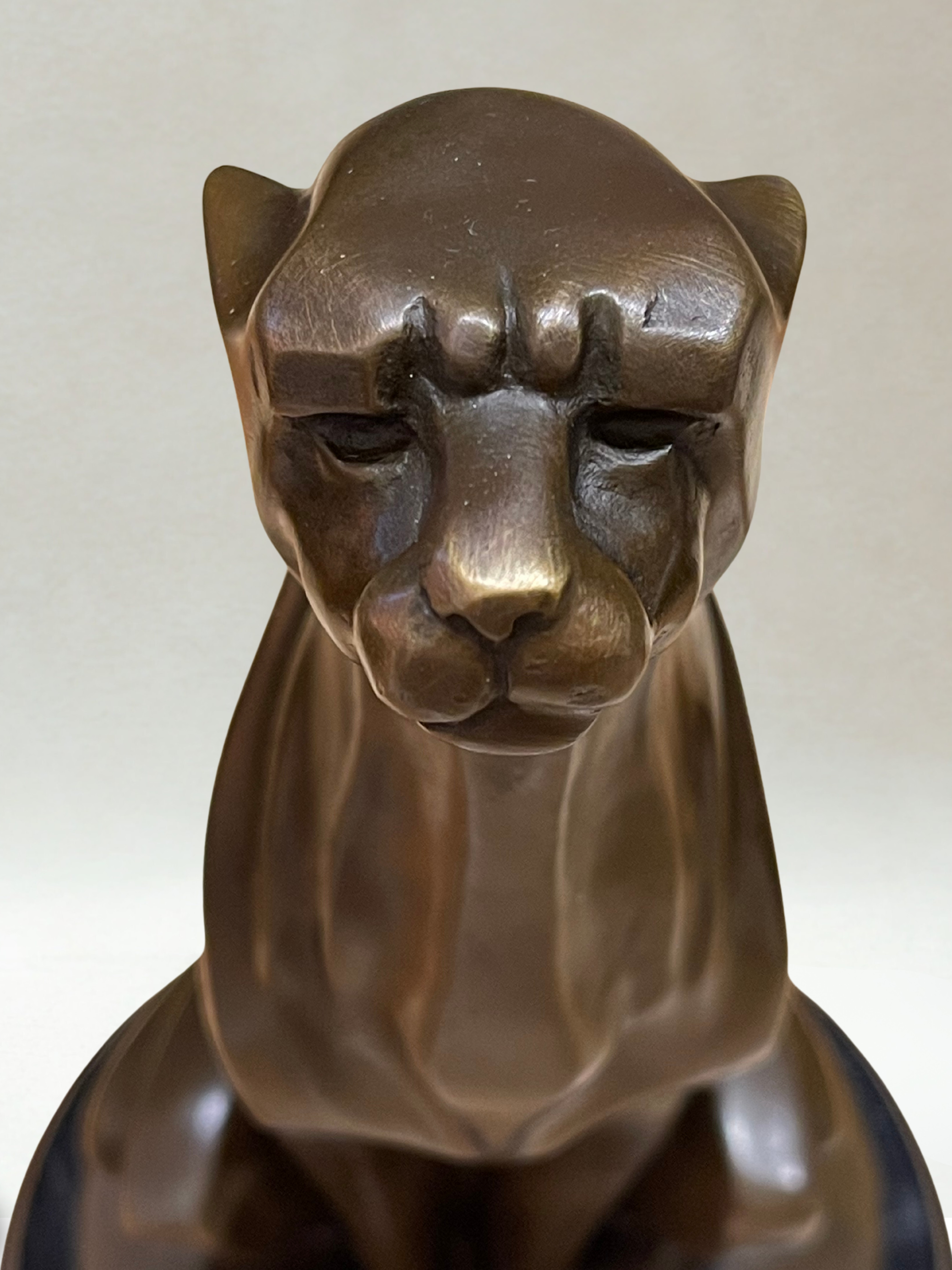 Art-déco-Panther aus Bronze – Signiert De Coux – 30cm – 4kg – Marmorsockel