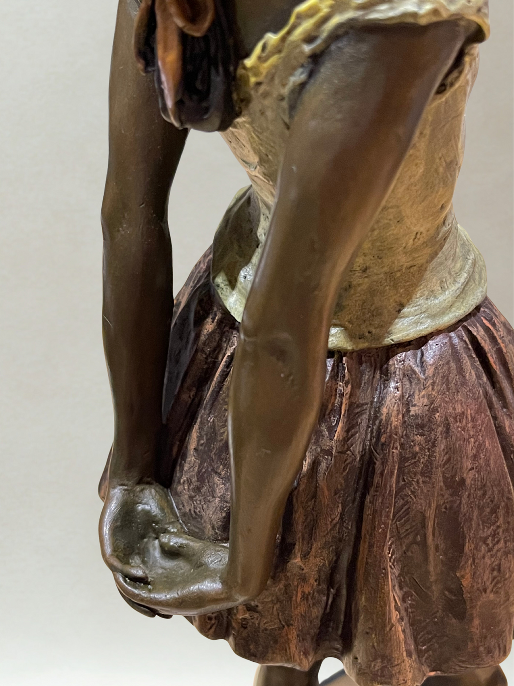 After Edgar Degas – Grande sculpture en bronze polychrome – Danseuse – Socle marbre – 38 cm - 5,4kg
