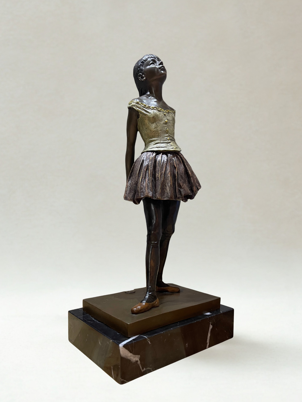 After Edgar Degas – Grande sculpture en bronze polychrome – Danseuse – Socle marbre – 38 cm - 5,4kg